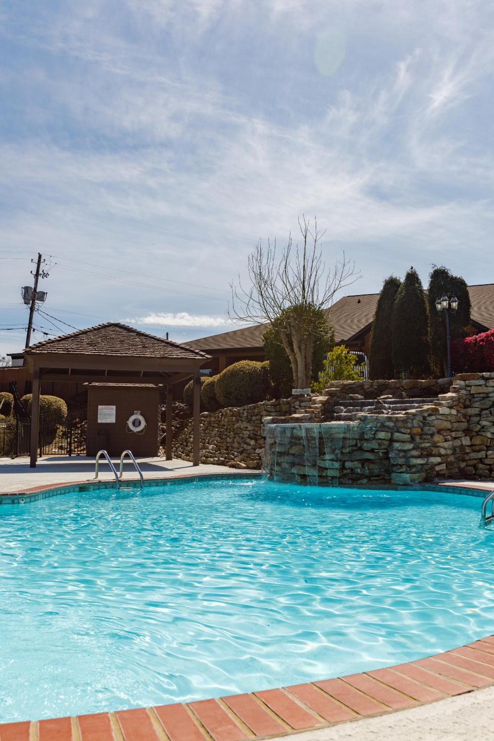 Gadsden Inn and Suites photo 14