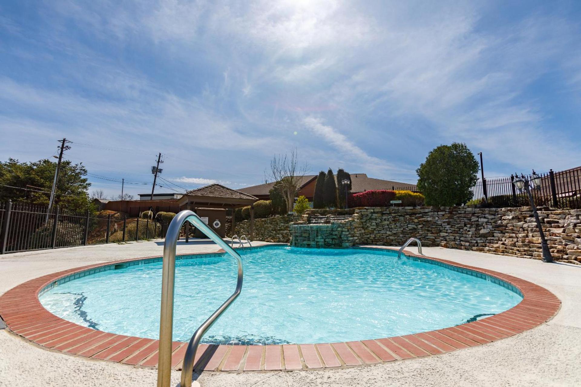 Gadsden Inn and Suites photo 19