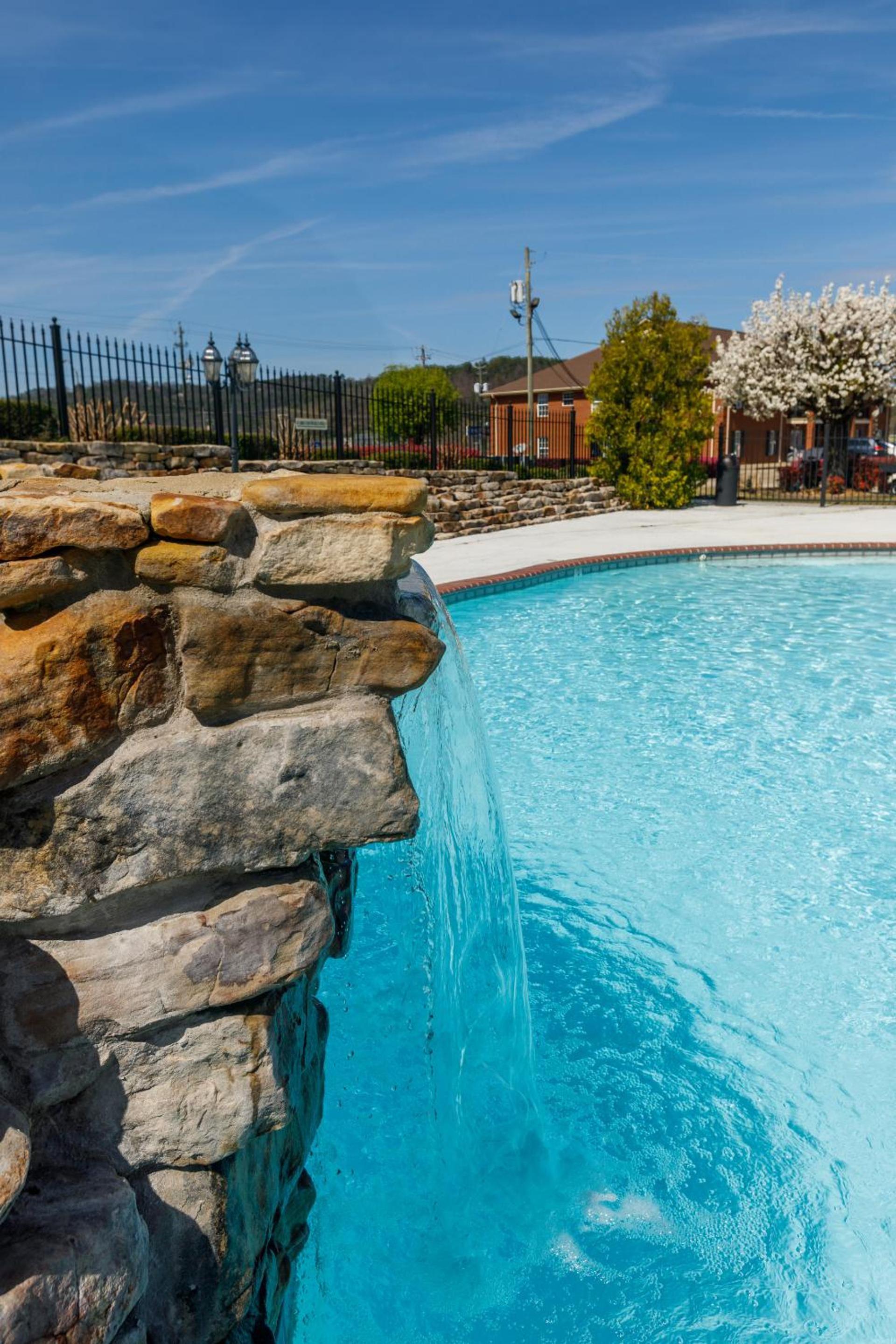 Gadsden Inn and Suites photo 21