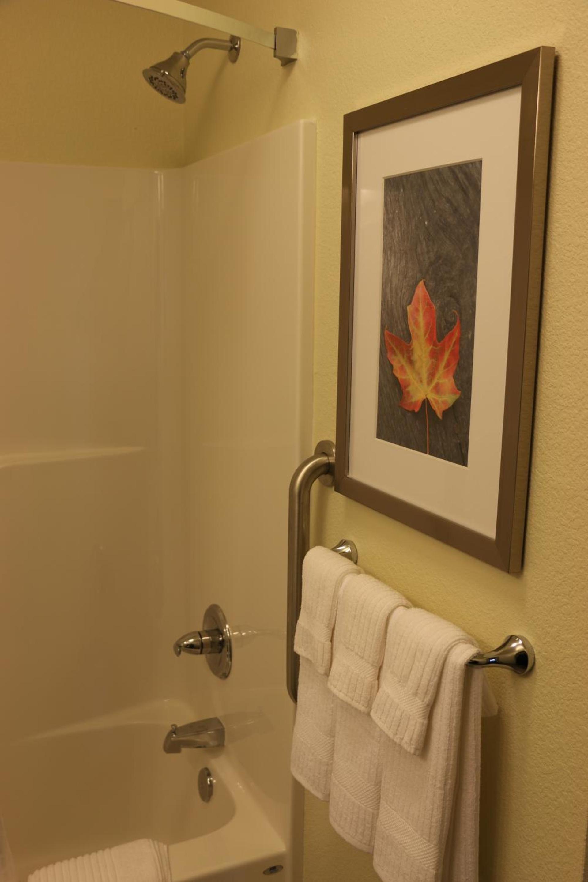 Candlewood Suites Bloomington by IHG photo 28