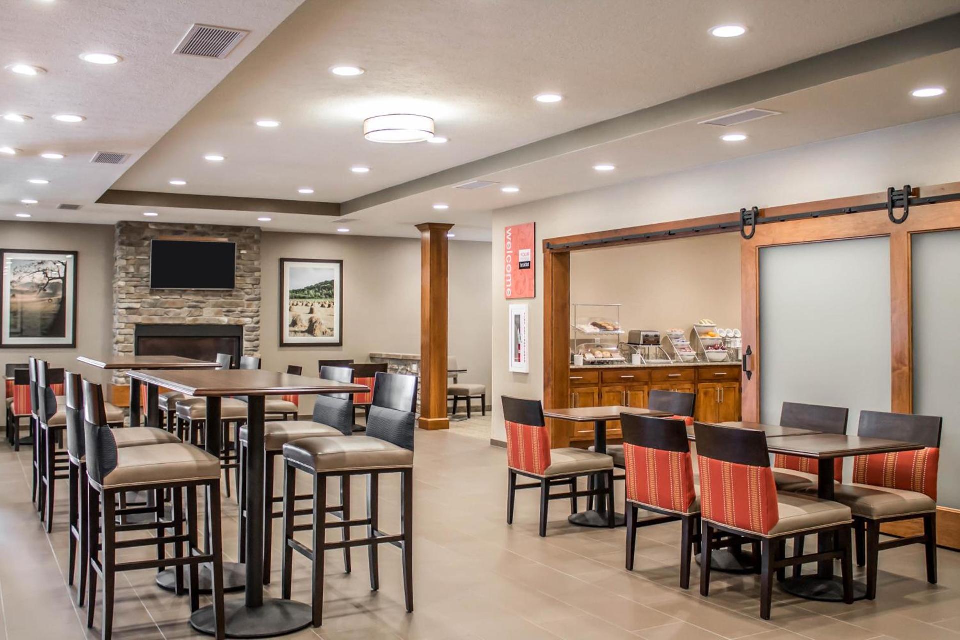 Comfort Suites Hartville-North Canton photo 7