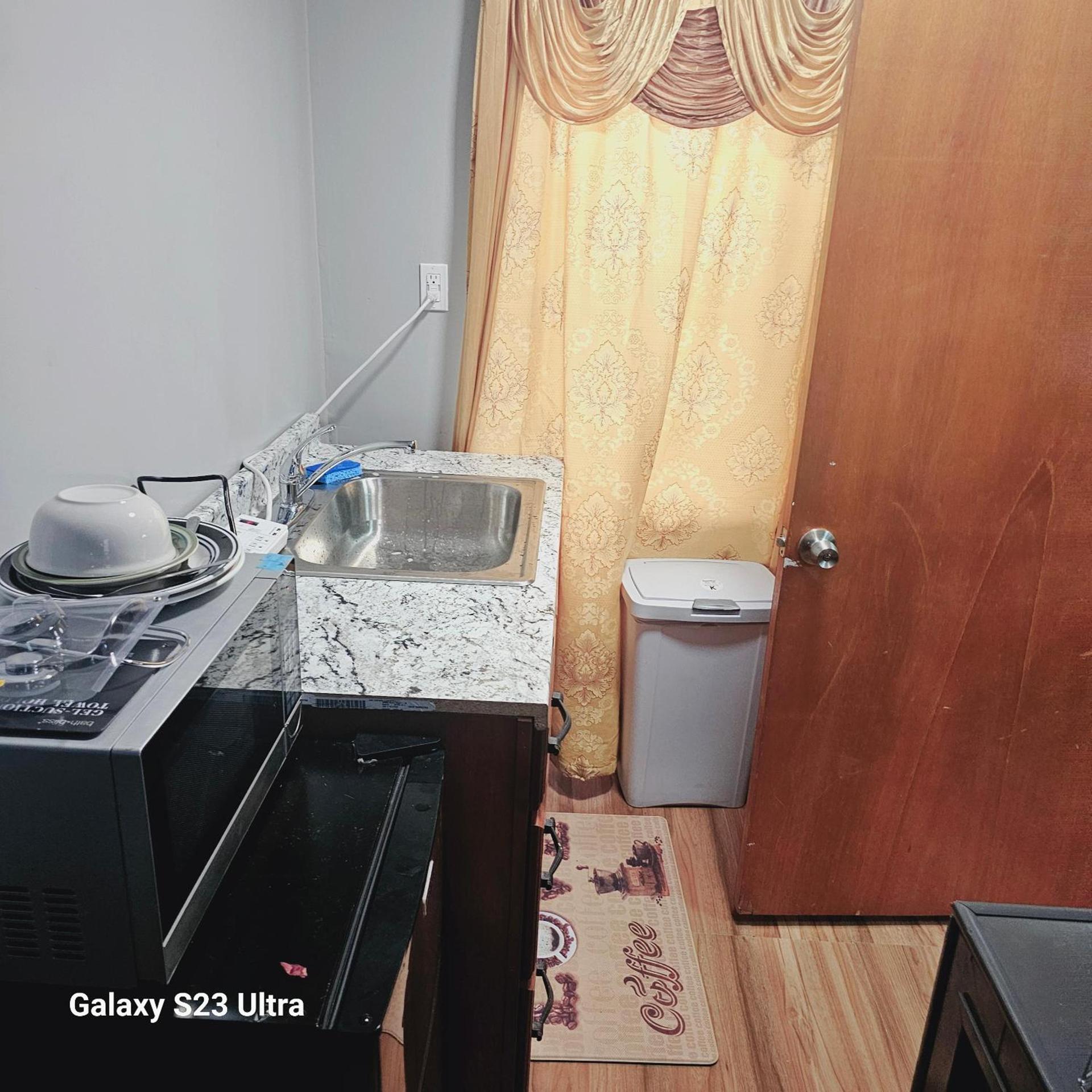 Divine Villa Guest House Harper Ave WITH FREE PRIVATE PARKING photo 11
