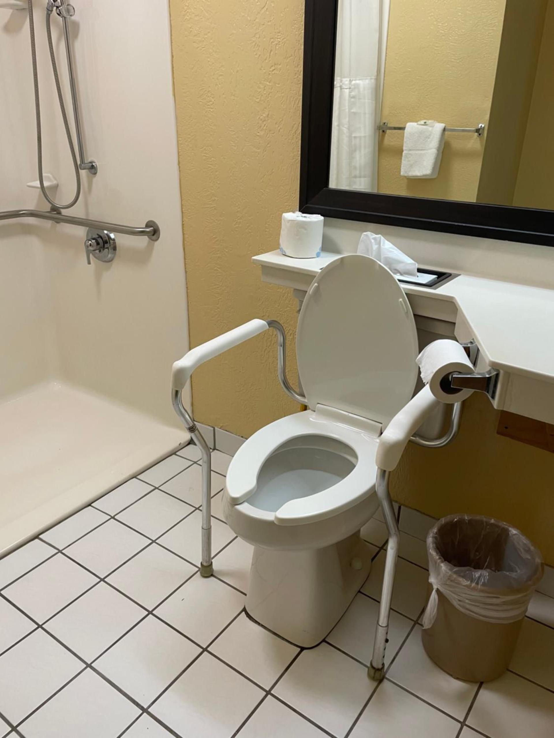 Quality Inn Conference Center Logansport photo 50