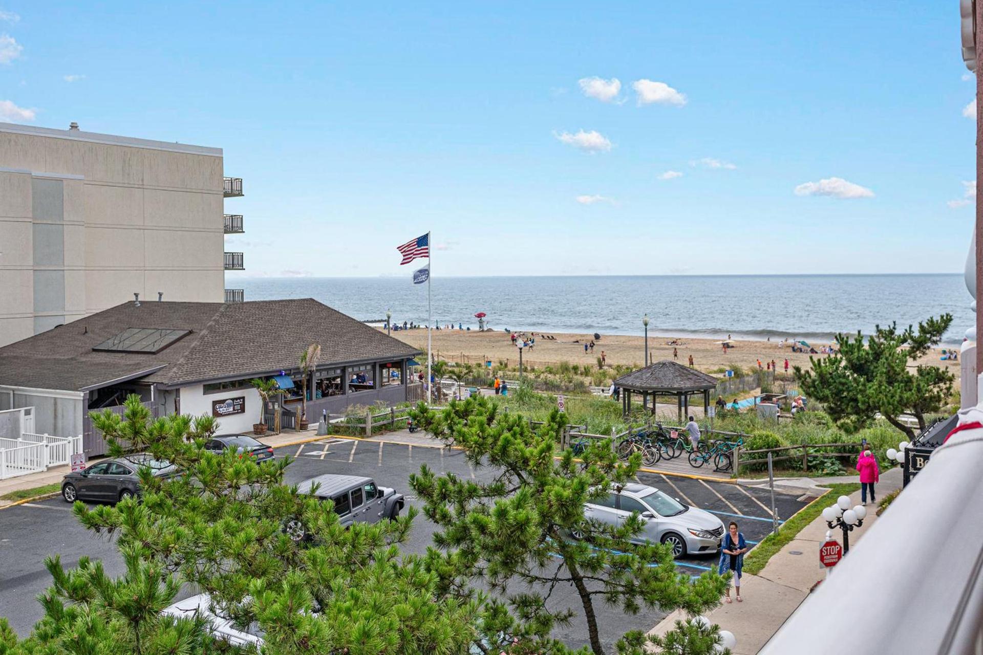 Boardwalk Plaza Hotel photo 41
