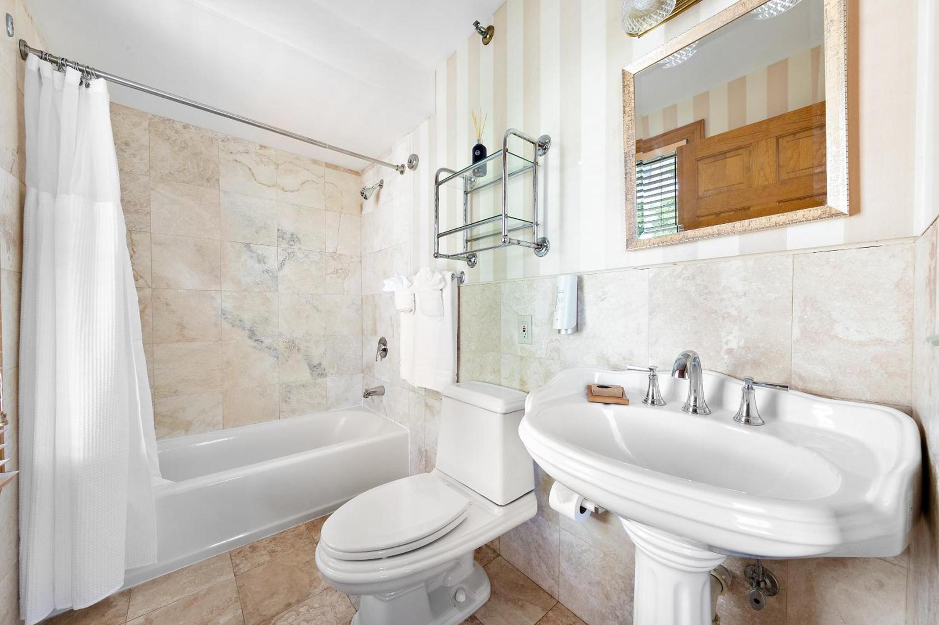 Majestic Hotel photo 30