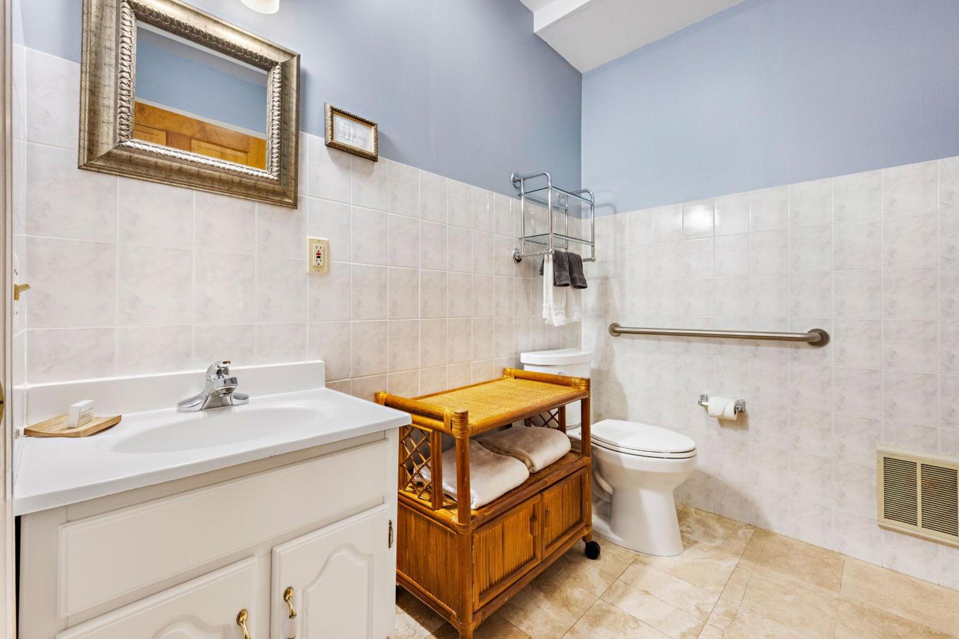 Majestic Hotel photo 37