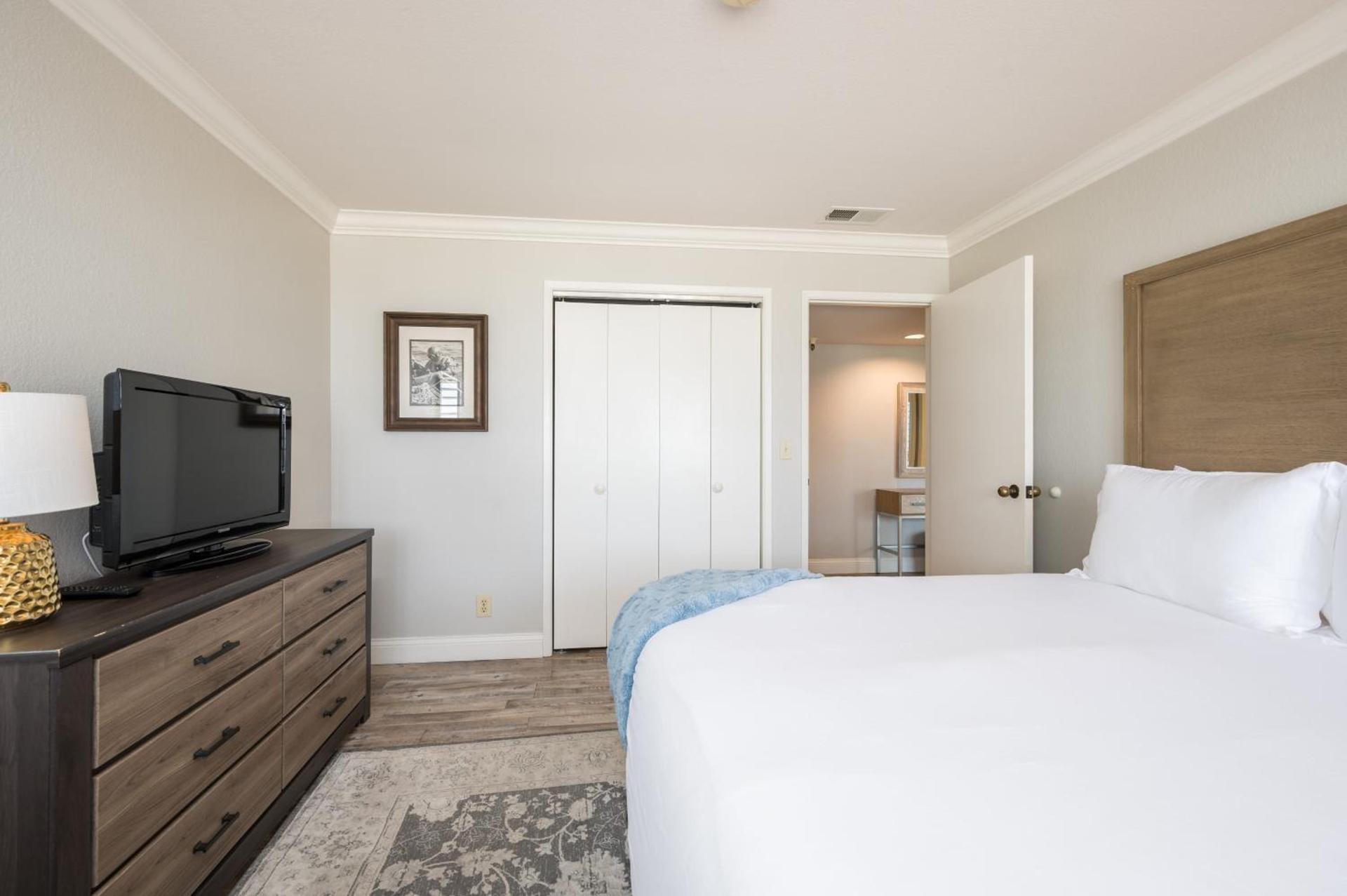 456 Embarcadero Inn & Suites photo 21
