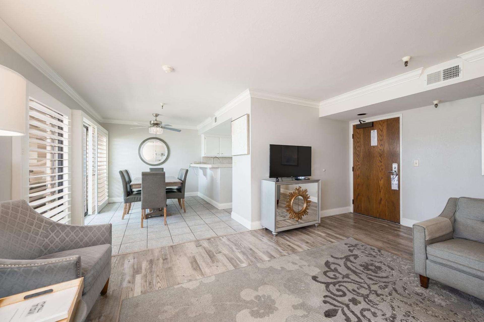 456 Embarcadero Inn & Suites photo 10
