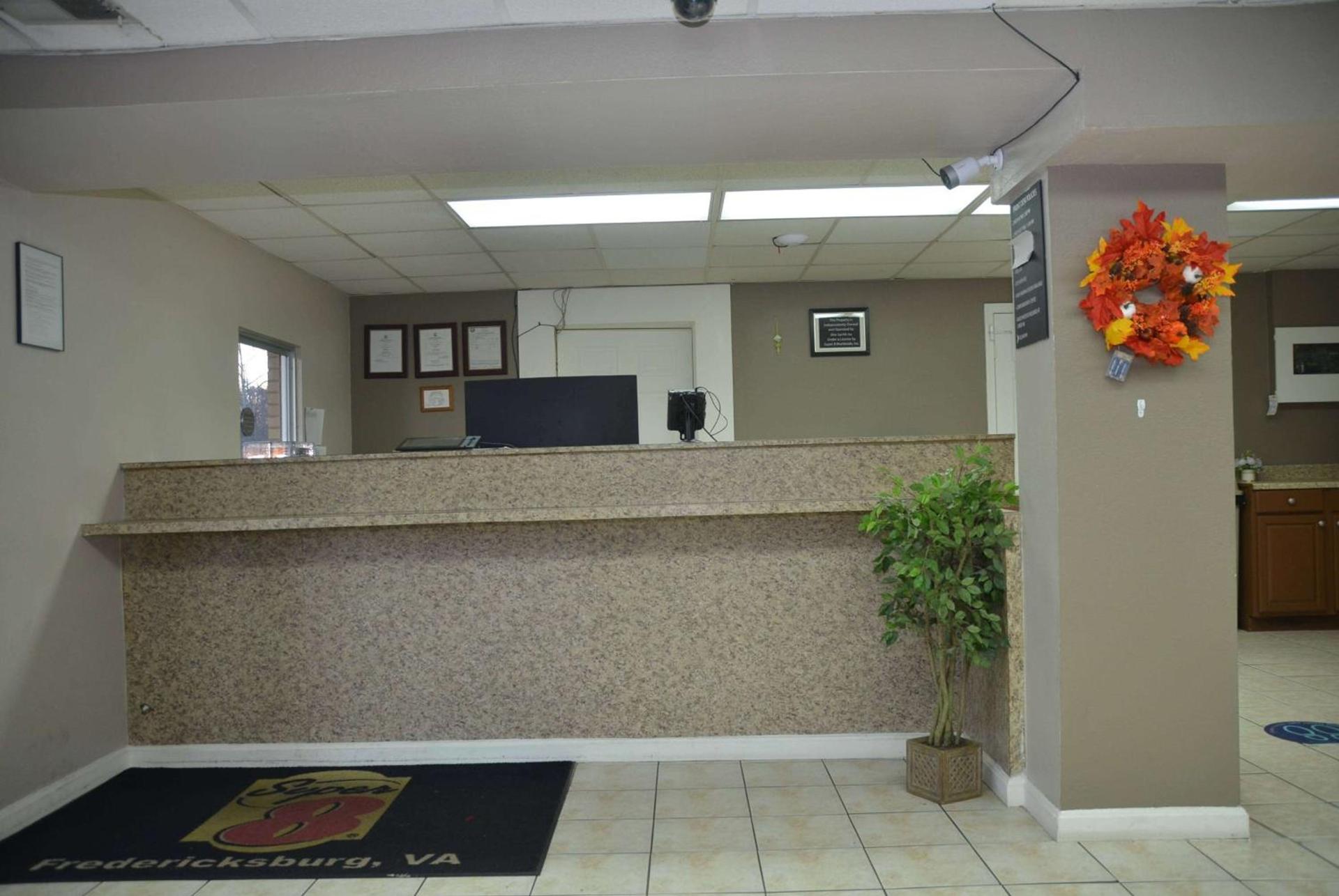 Super 8 by Wyndham Fredericksburg photo 5