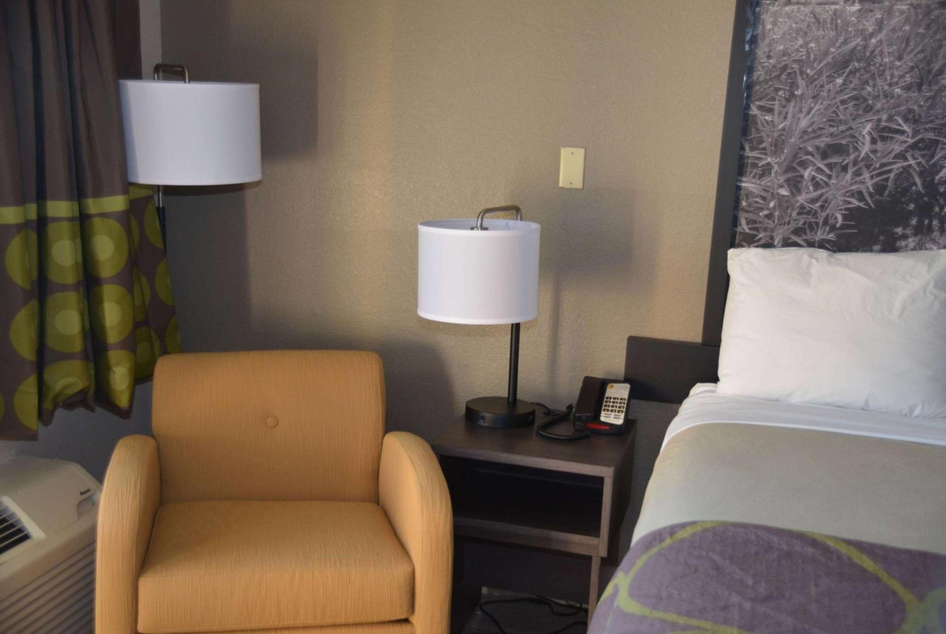 Super 8 by Wyndham Fredericksburg photo 26