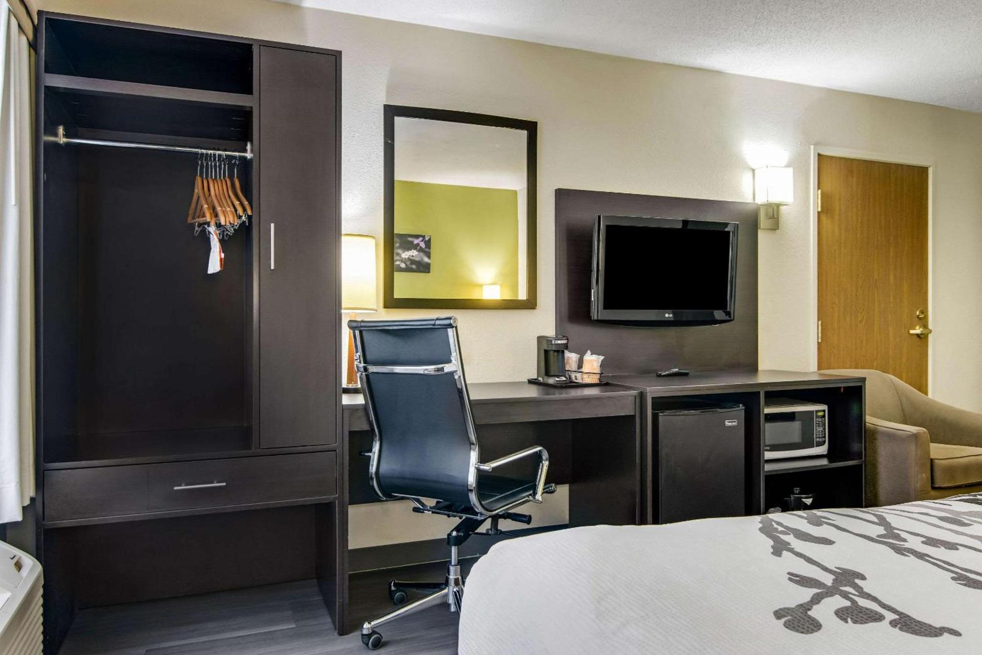 Sleep Inn near I-80 and I-94 photo 26
