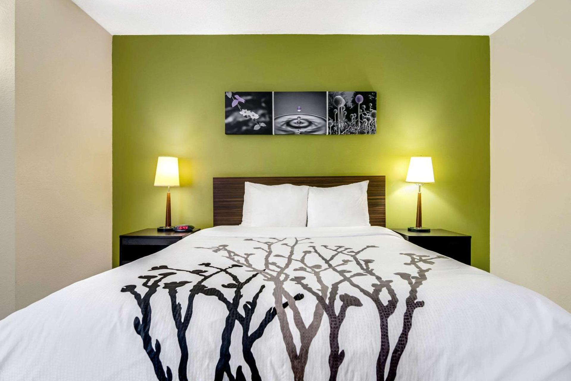 Sleep Inn near I-80 and I-94 photo 30