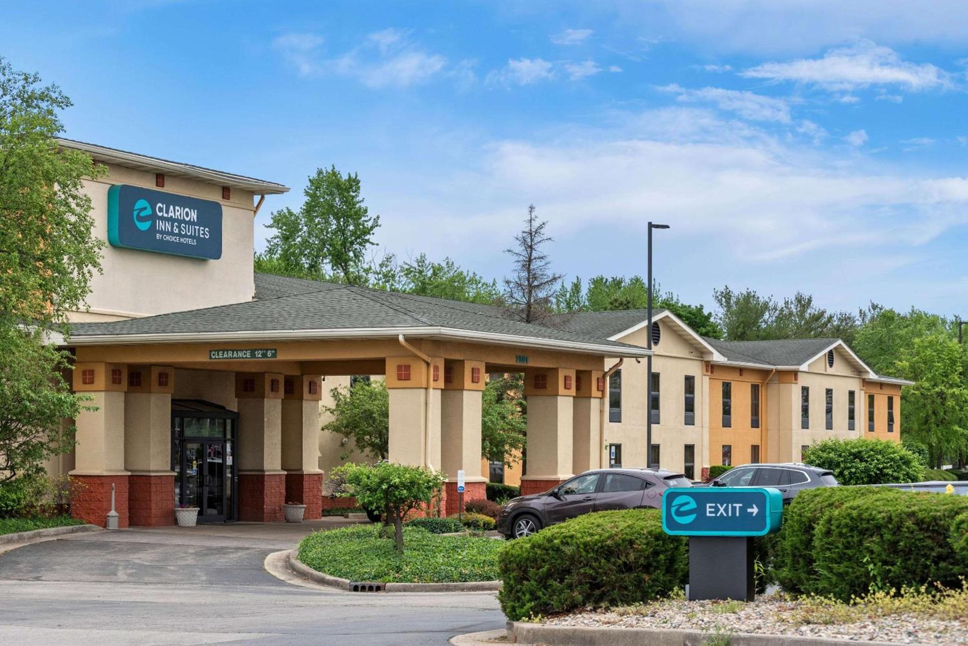 Clarion Inn & Suites Indianapolis Northwest photo 1