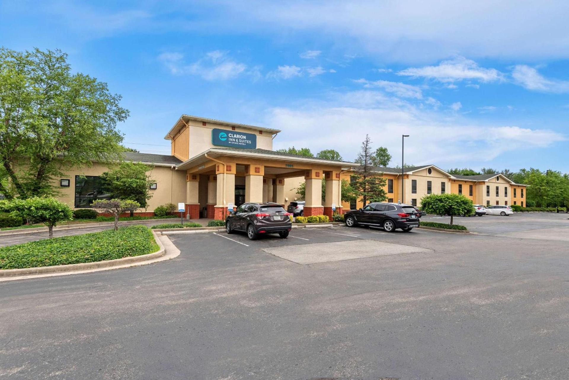 Clarion Inn & Suites Indianapolis Northwest photo 43