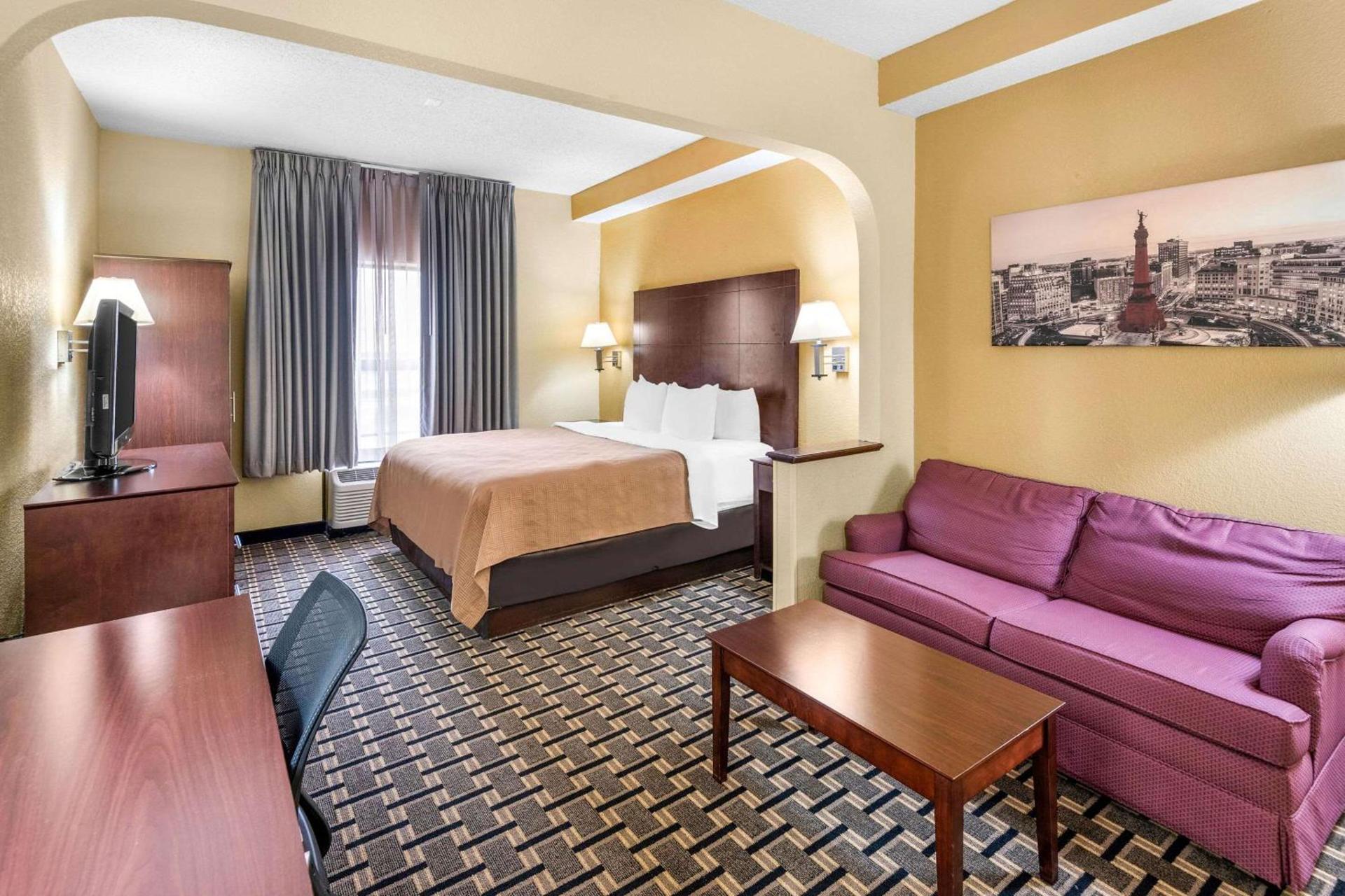 Clarion Inn & Suites Indianapolis Northwest photo 10