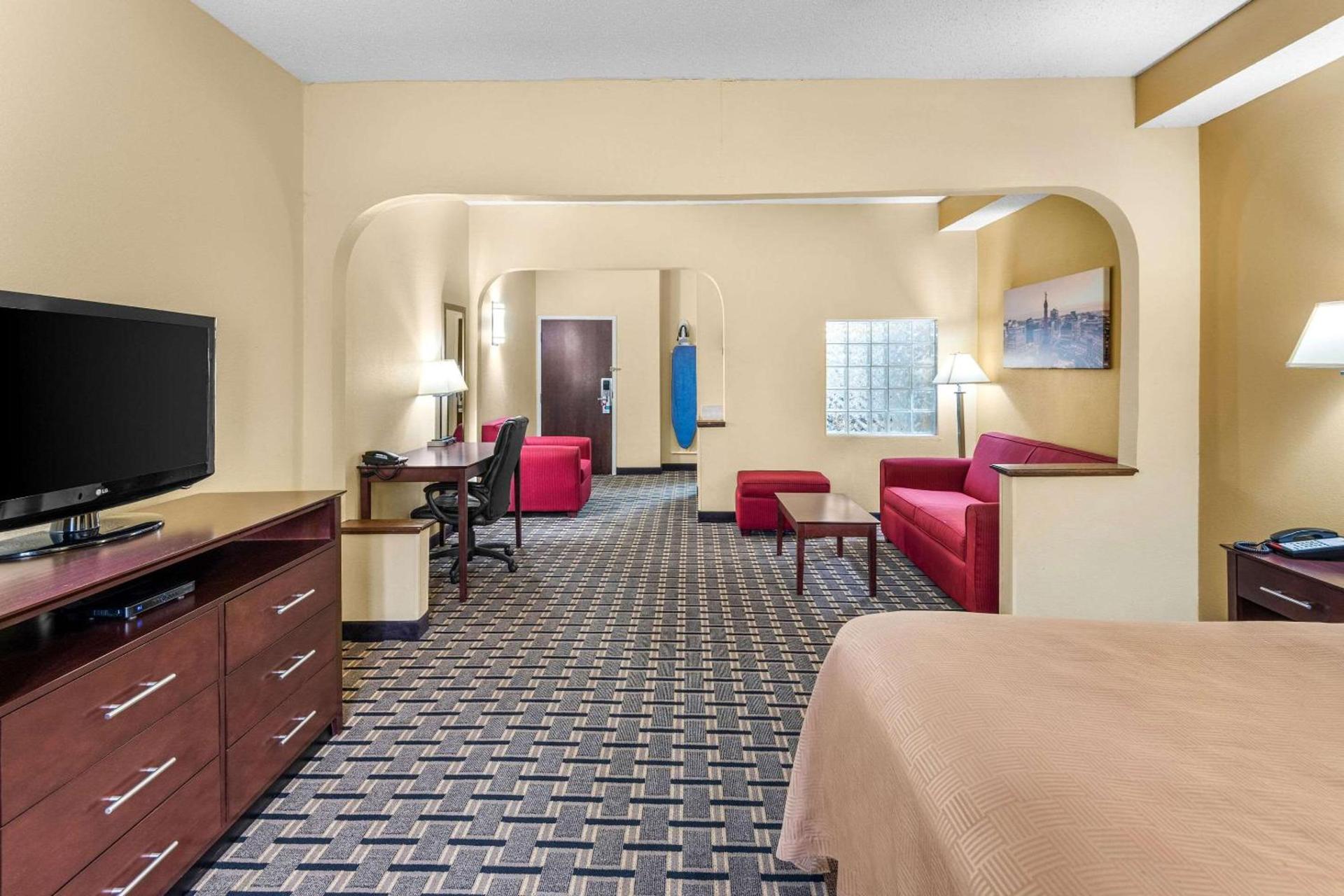Clarion Inn & Suites Indianapolis Northwest photo 16