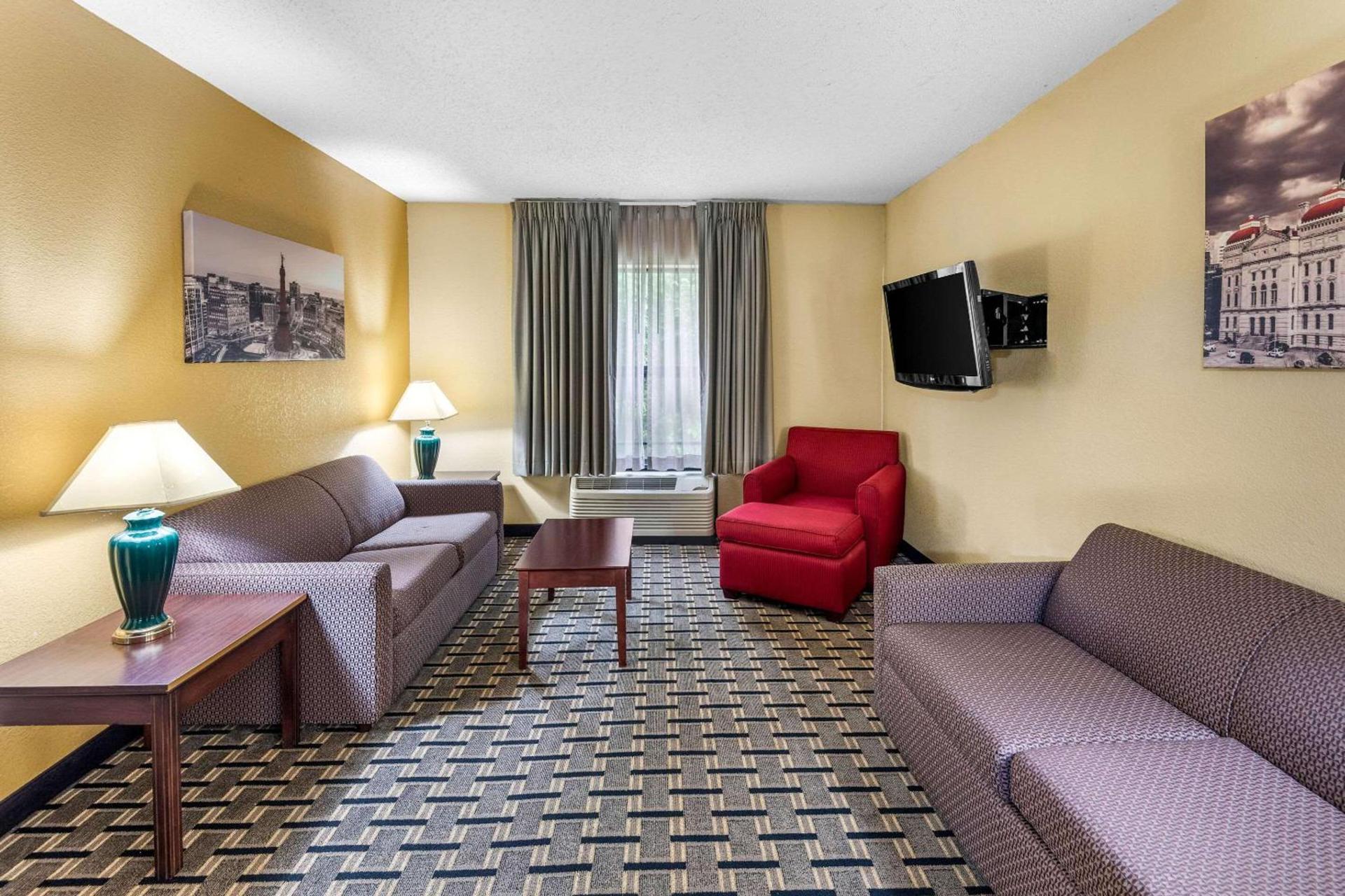 Clarion Inn & Suites Indianapolis Northwest photo 22
