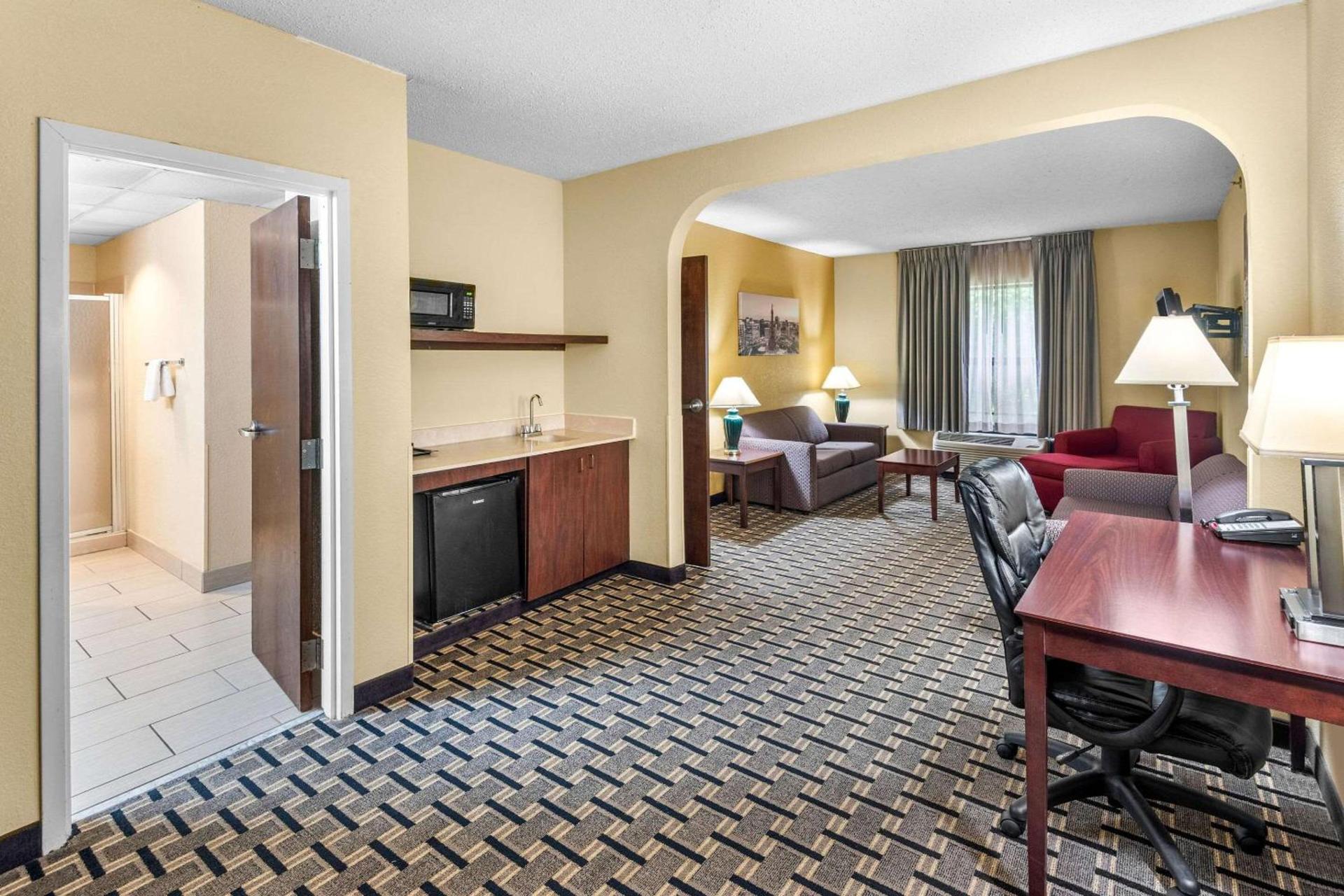 Clarion Inn & Suites Indianapolis Northwest photo 21