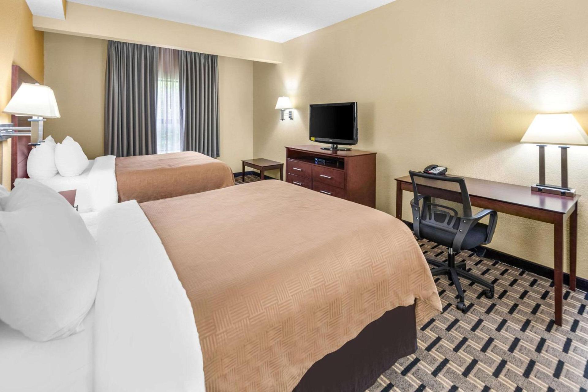Clarion Inn & Suites Indianapolis Northwest photo 27