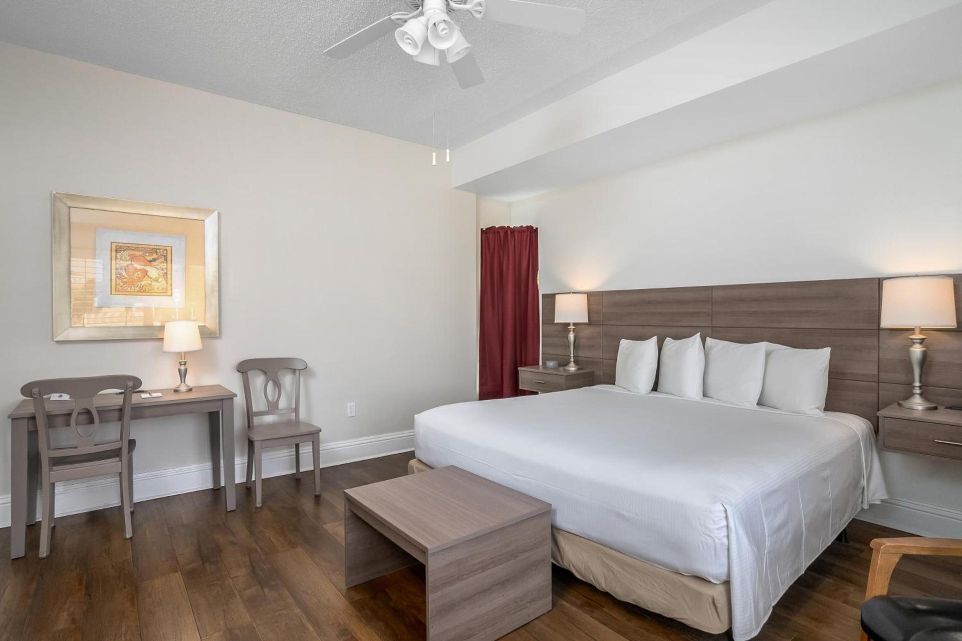 Naples Park Central Hotel photo 30