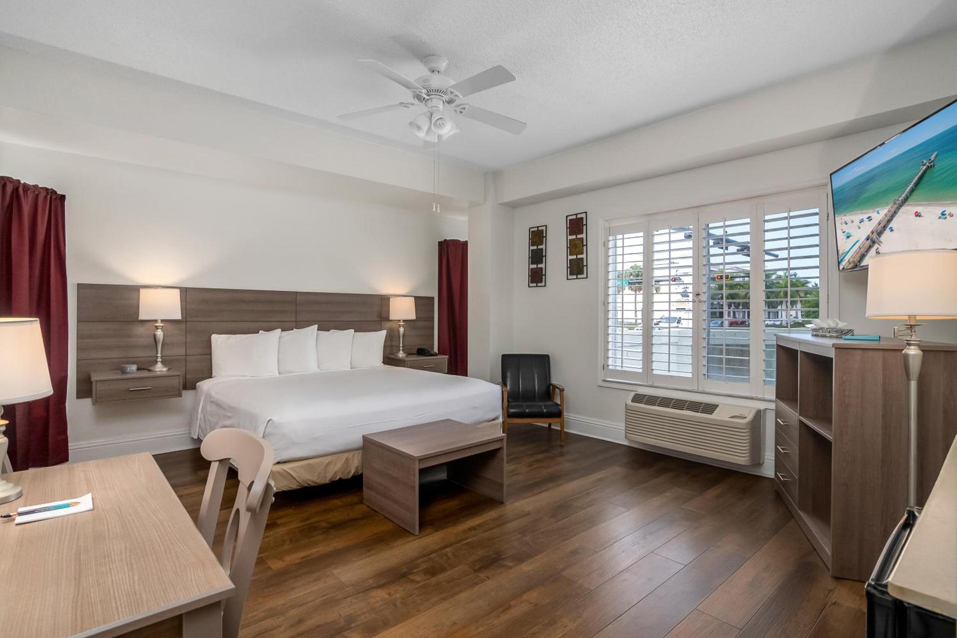 Naples Park Central Hotel photo 28