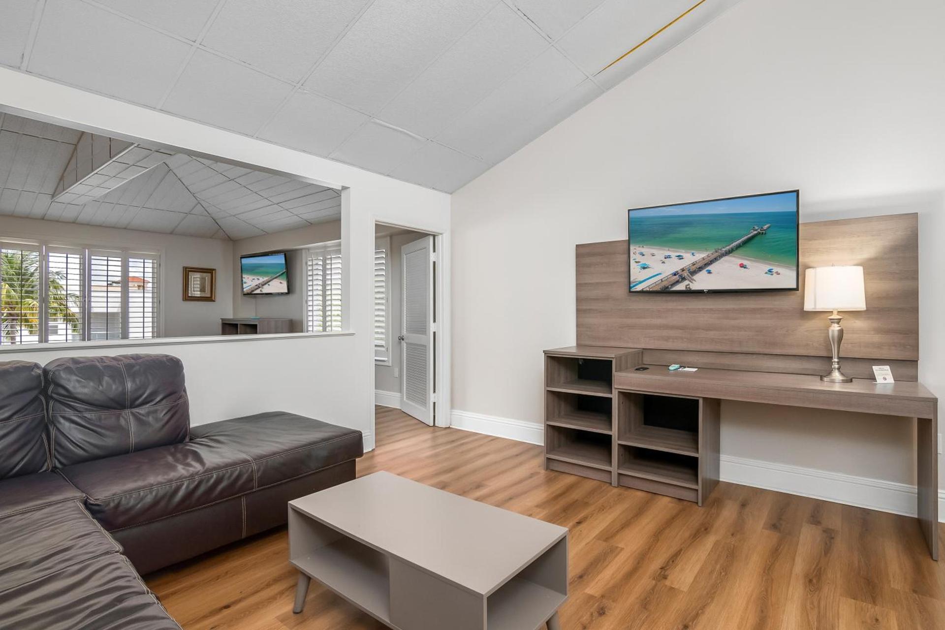 Naples Park Central Hotel photo 43