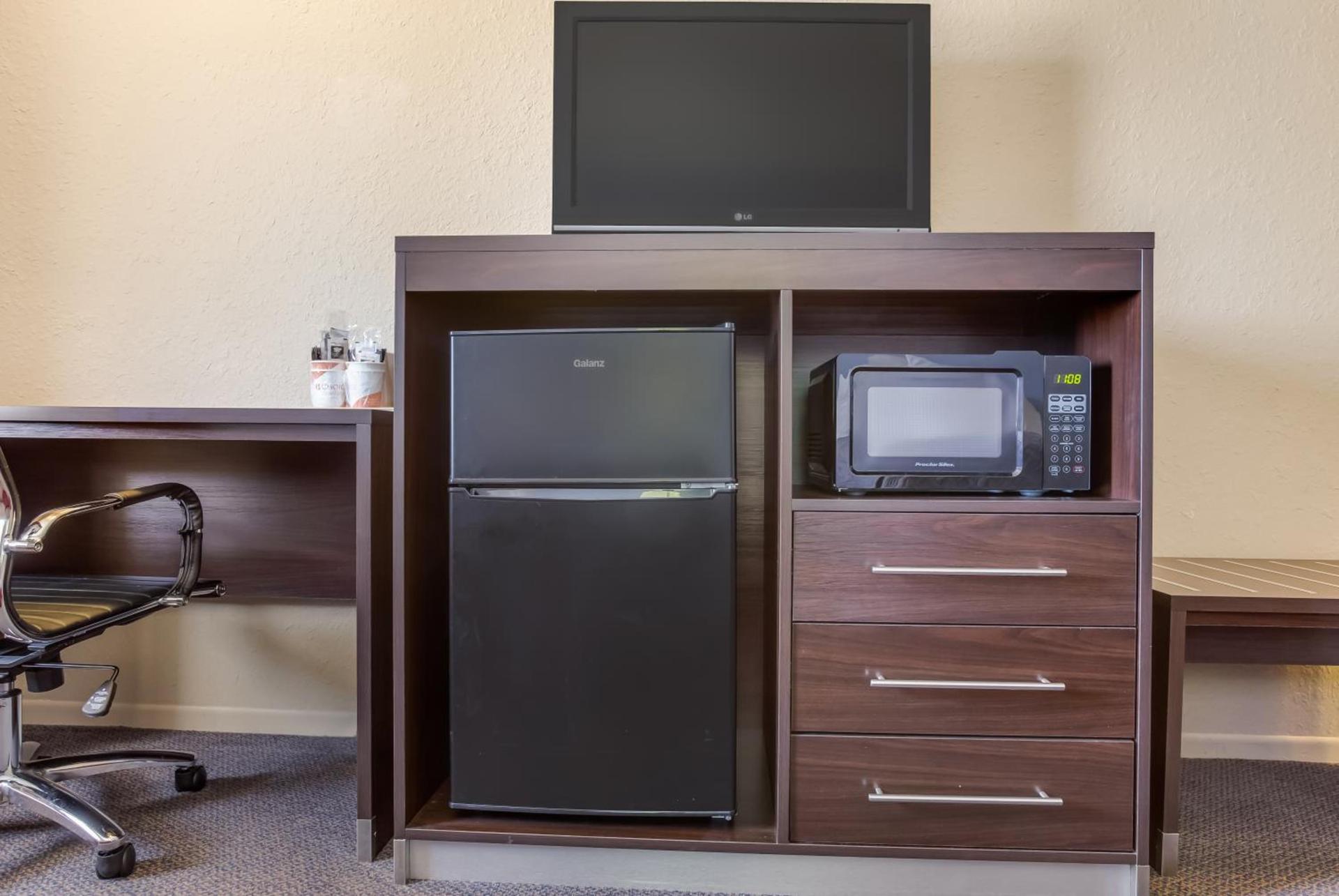 Motel 6 Concordia photo 35