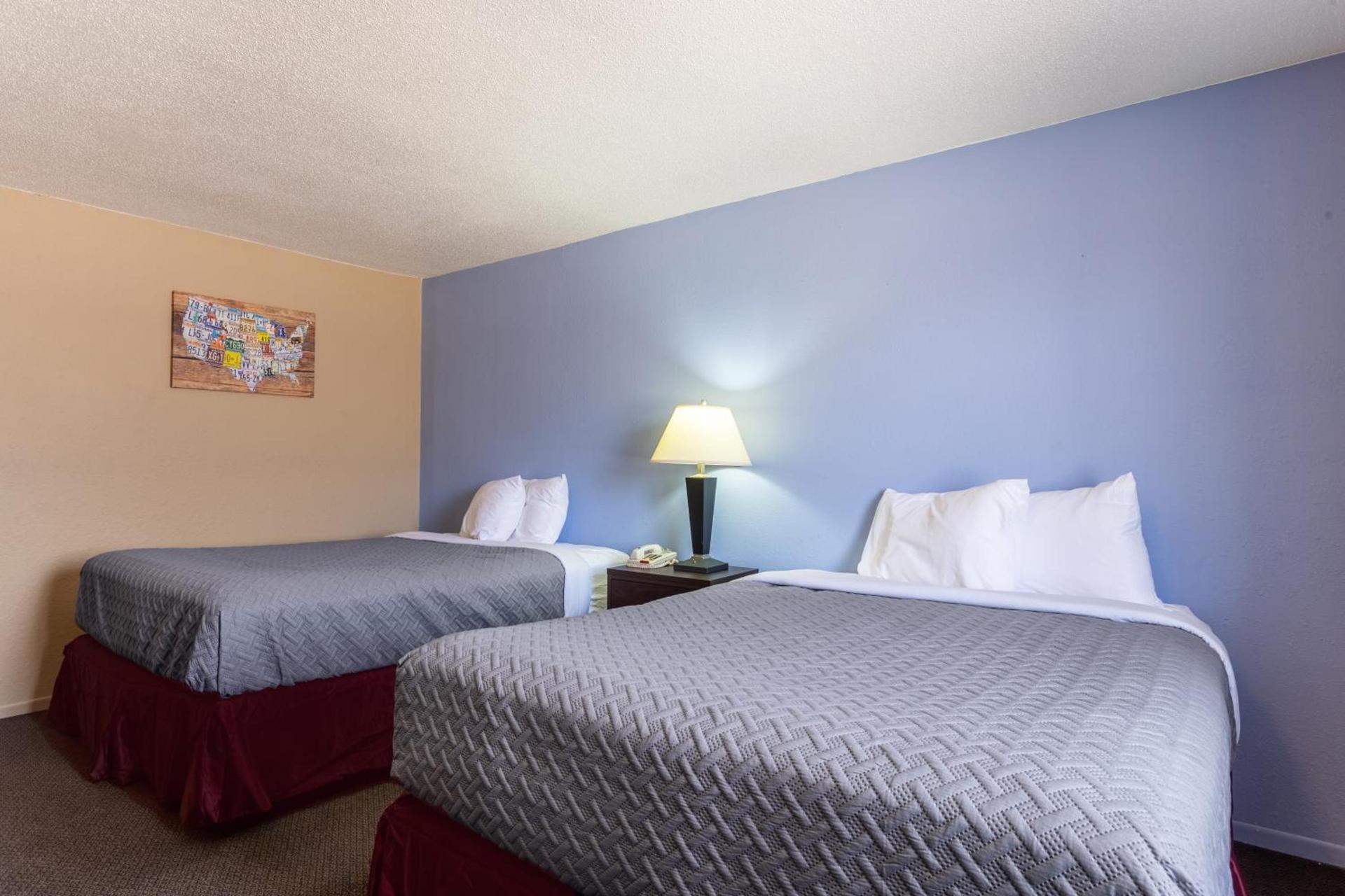 Motel 6 Concordia photo 32