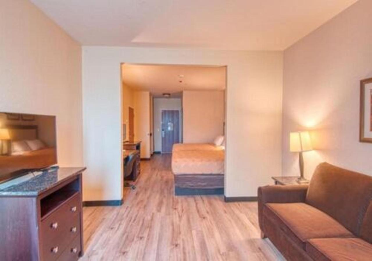 Express inn & suites photo 16