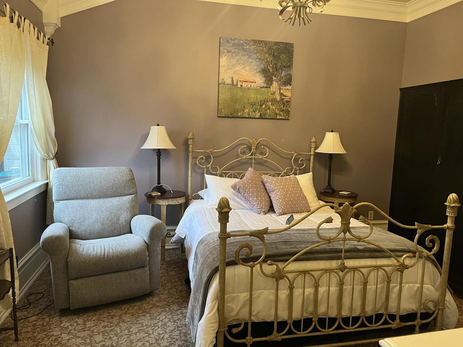 Abbey House Inn photo 12