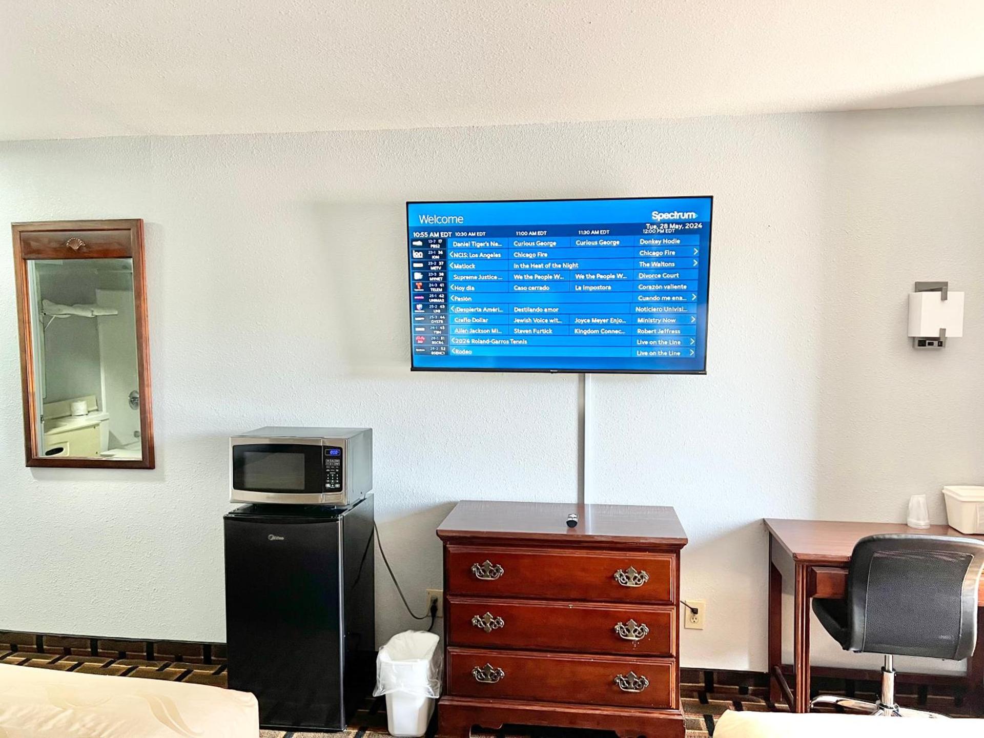 Americas Best Value Inn and Suites Albemarle photo 12