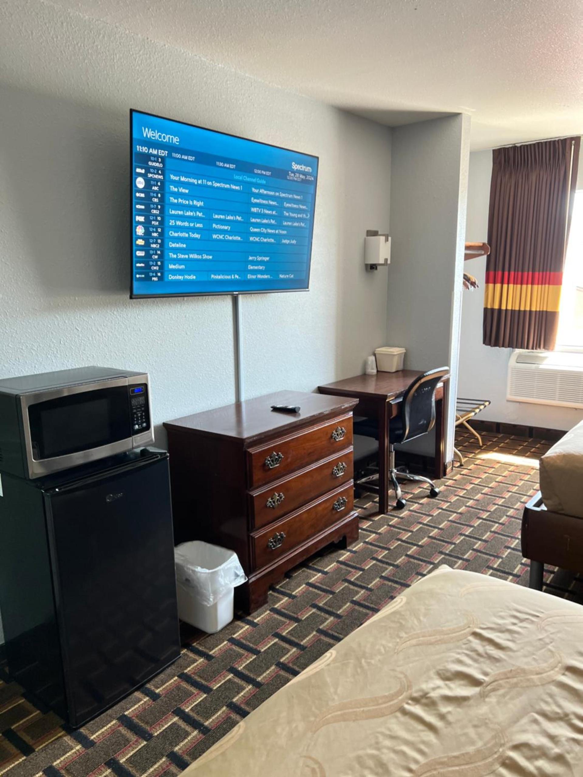 Americas Best Value Inn and Suites Albemarle photo 10
