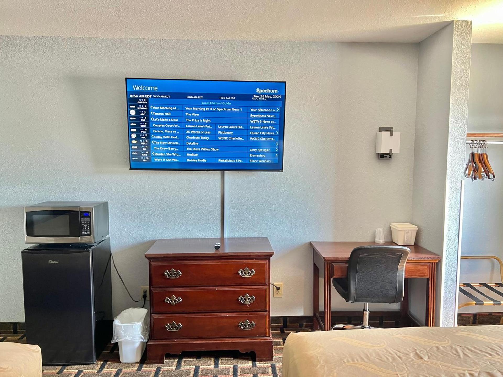 Americas Best Value Inn and Suites Albemarle photo 9