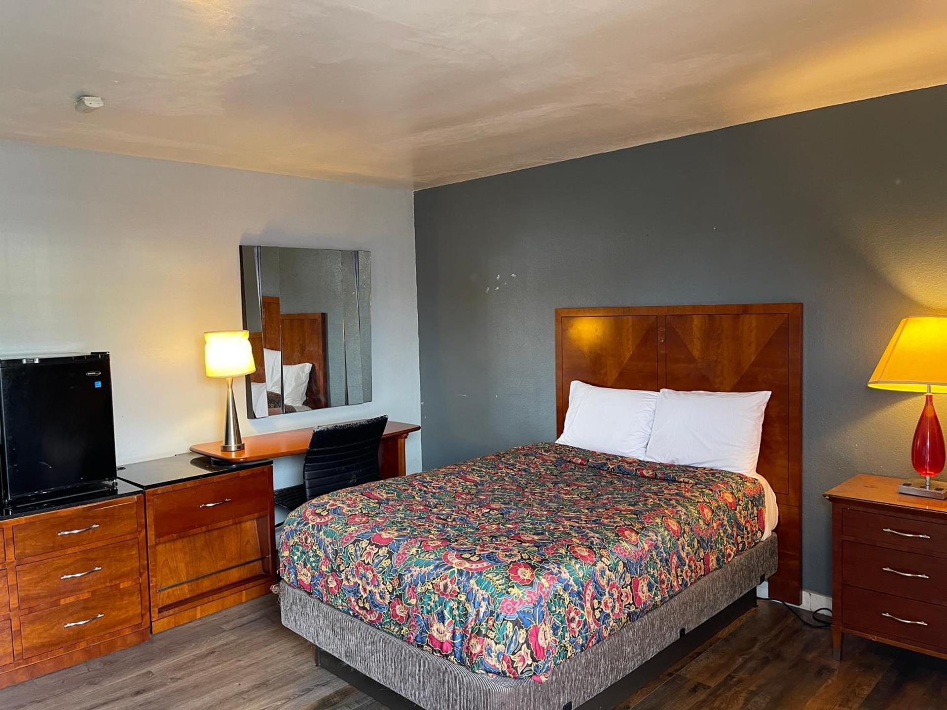 Sunny Sands Inn photo 16