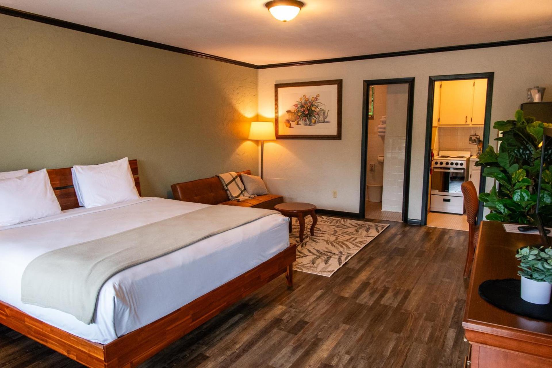 Townsend River Breeze Inn photo 38