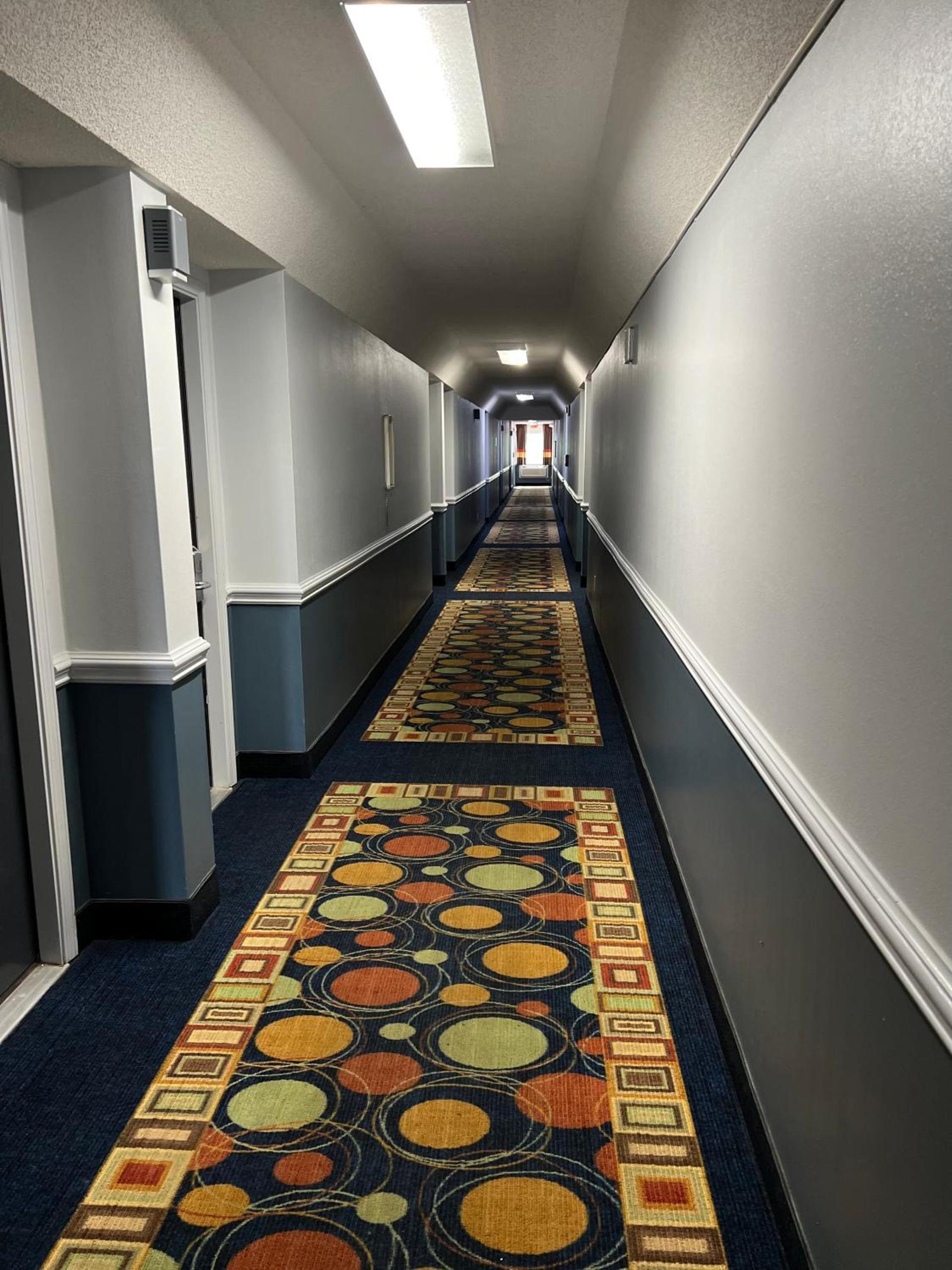 Americas Best Value Inn and Suites Albemarle photo 11
