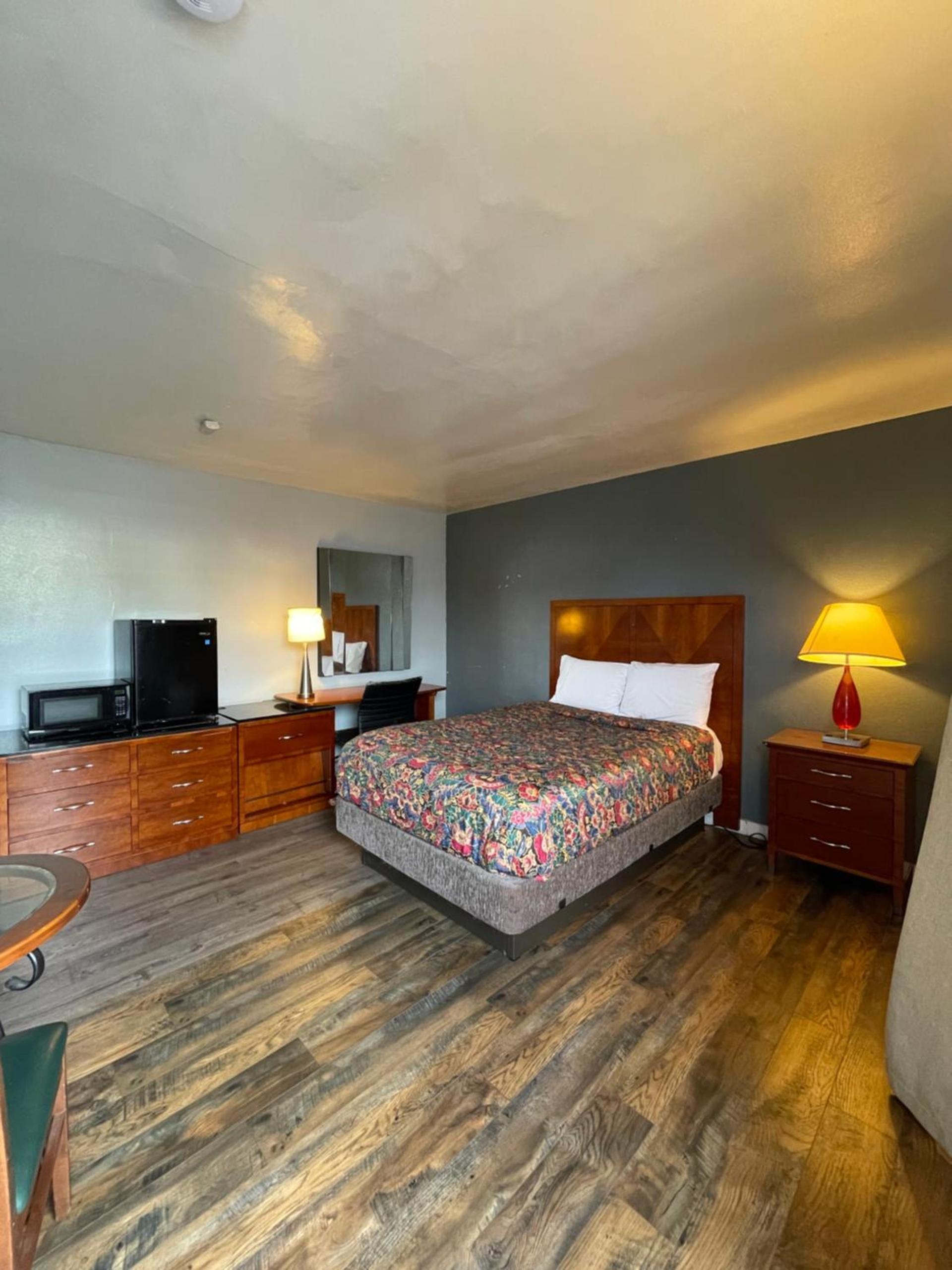 Sunny Sands Inn photo 30