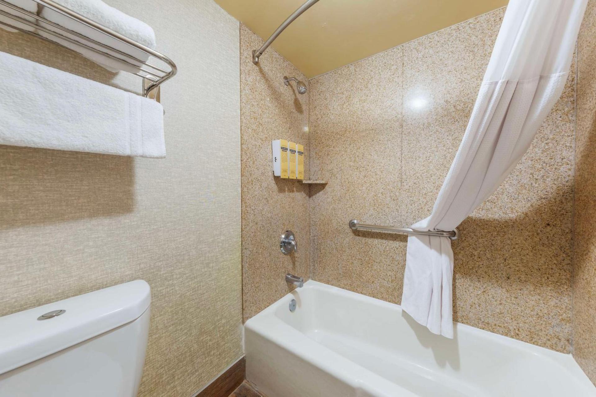 Best Western Plus Hill House photo 24