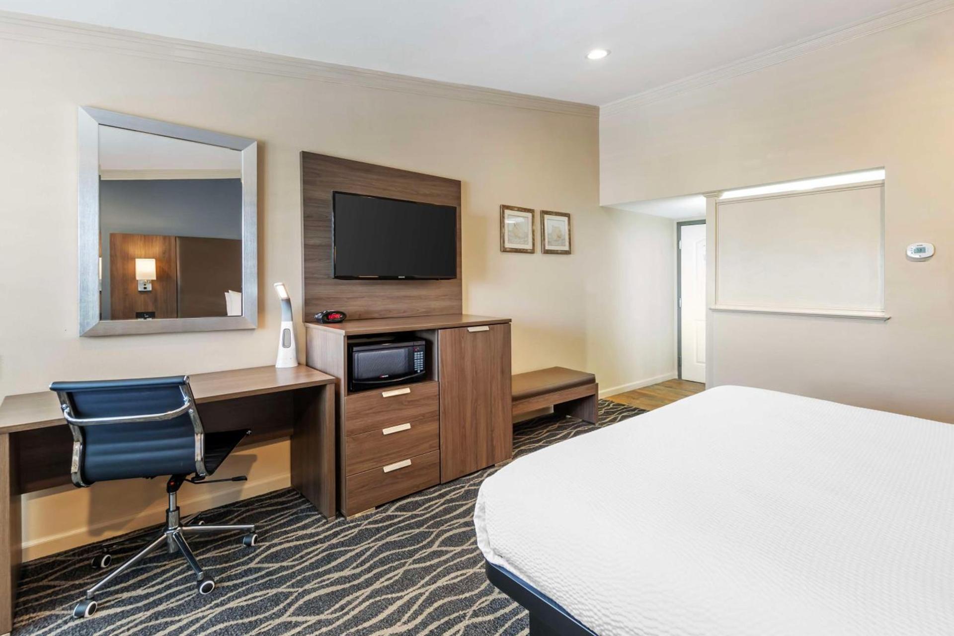 Best Western Plus Hill House photo 27