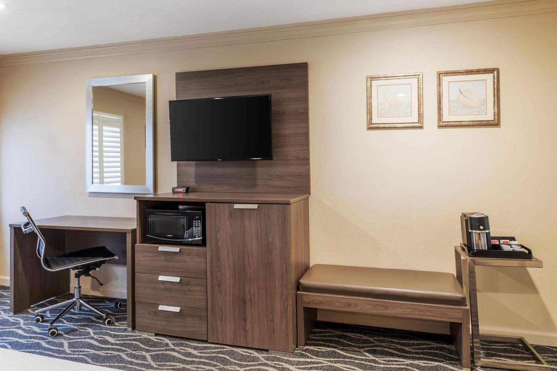Best Western Plus Hill House photo 32
