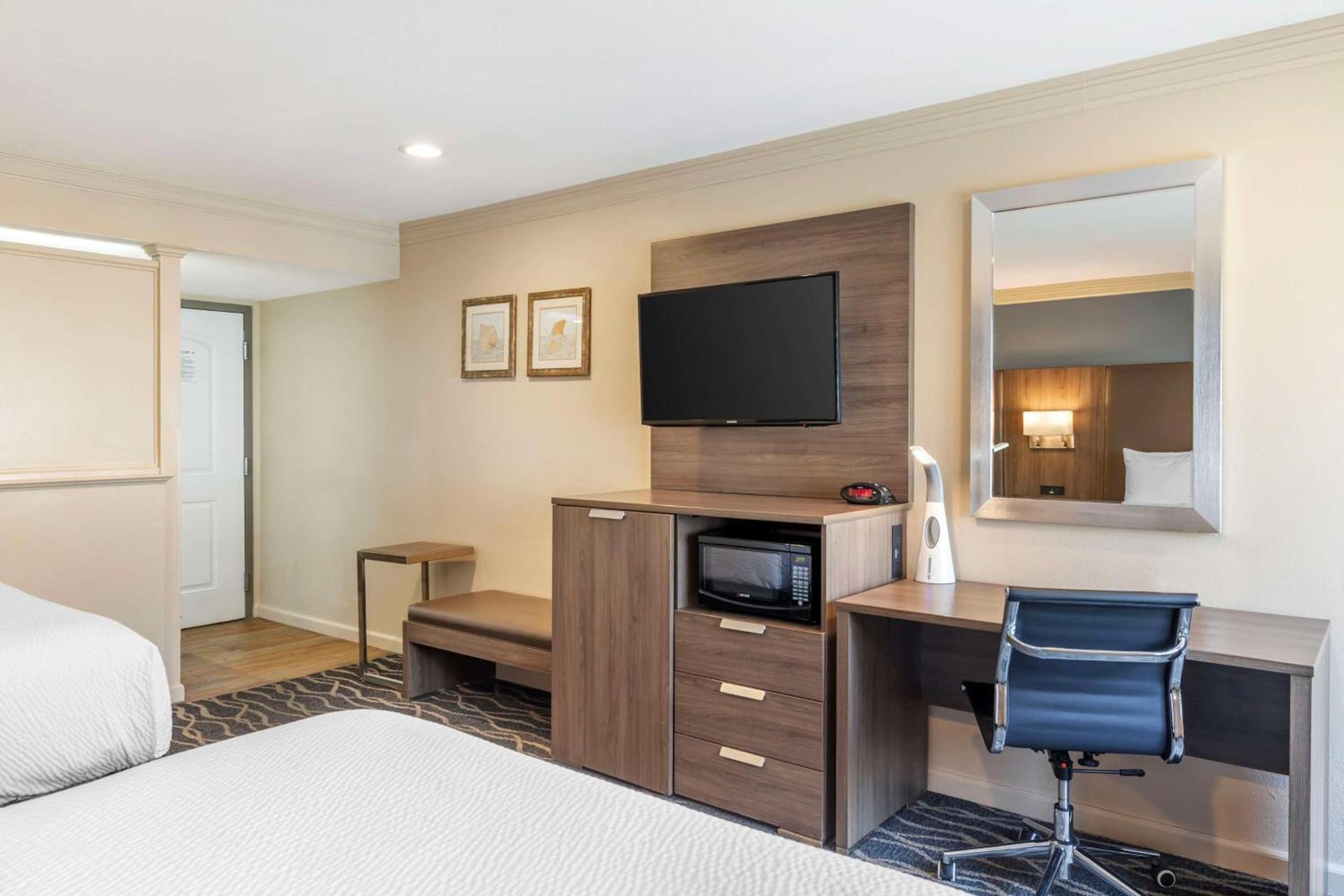 Best Western Plus Hill House photo 38