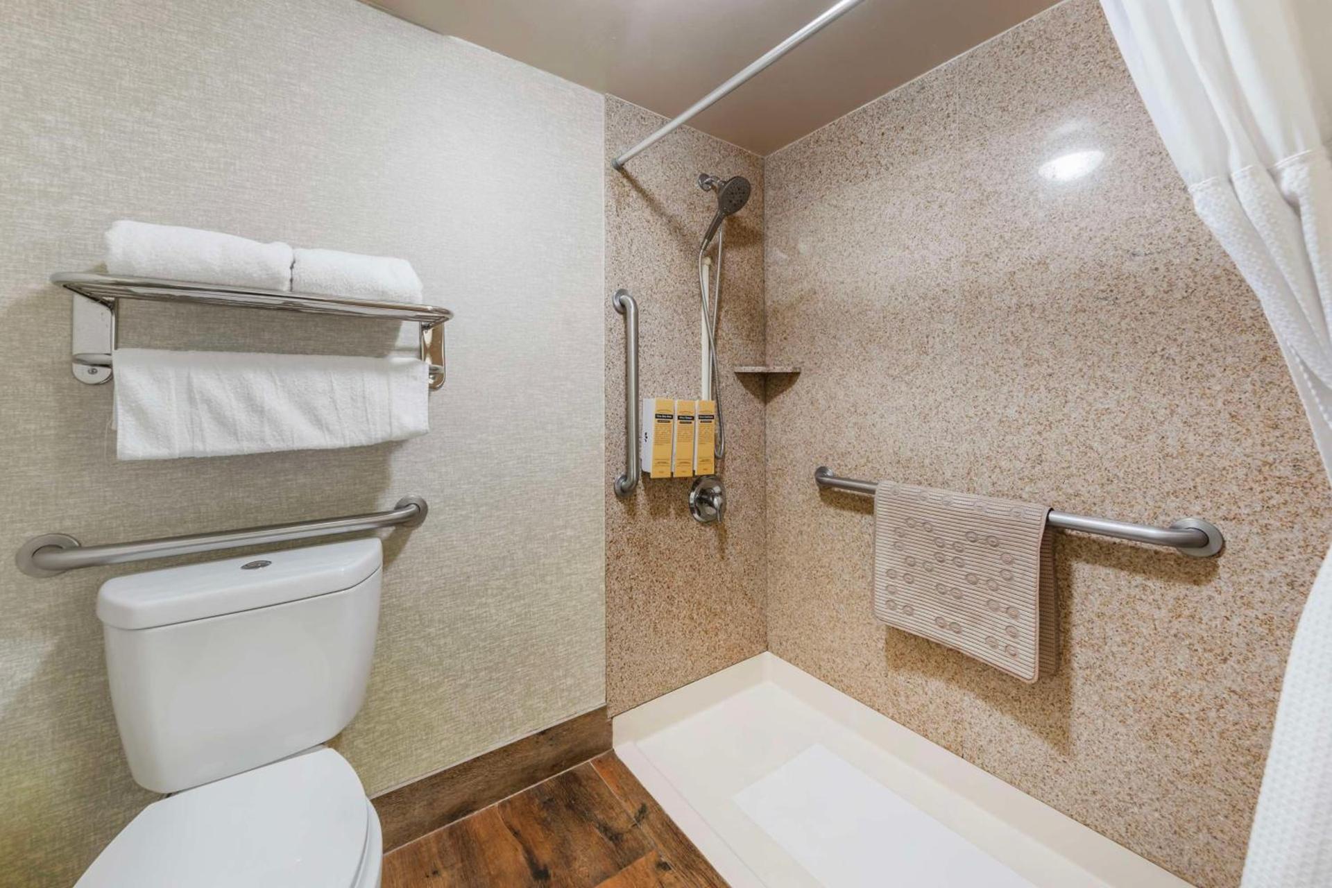 Best Western Plus Hill House photo 40