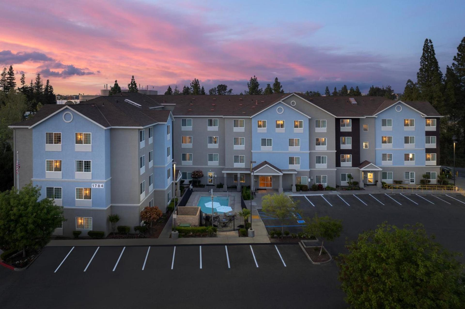 TownePlace Suites Sacramento Cal Expo photo 2