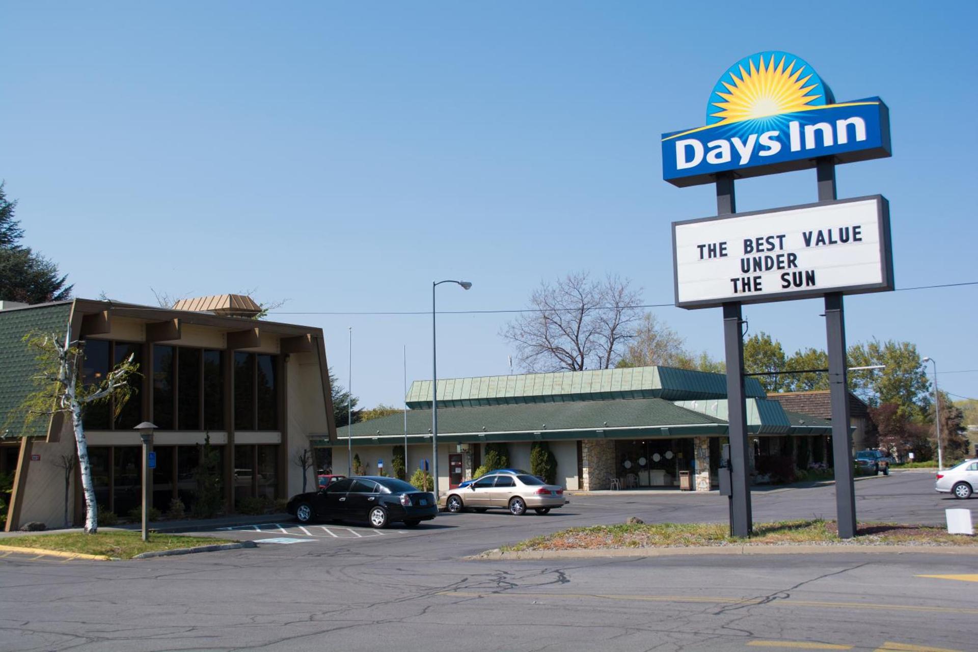 Days Inn by Wyndham Klamath Falls photo 54