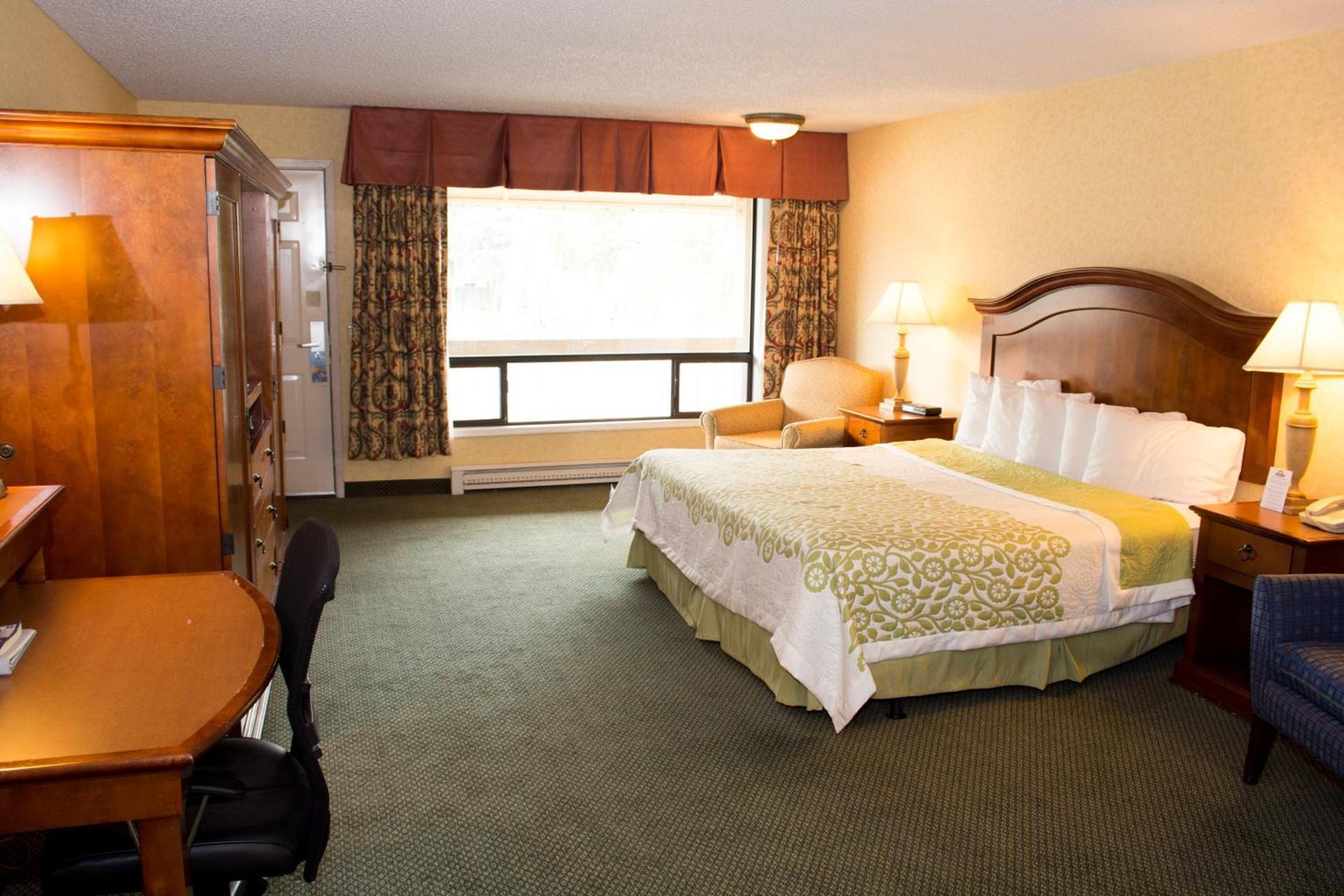 Days Inn by Wyndham Klamath Falls photo 67