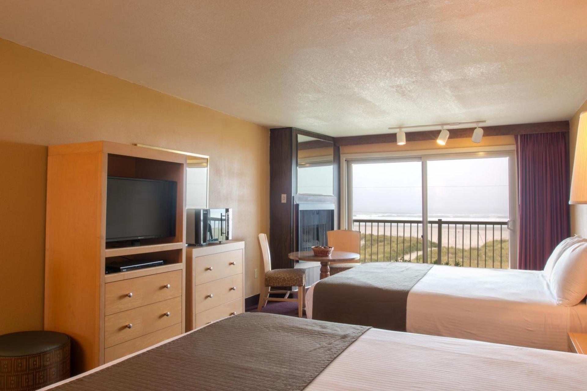 Hi Tide Oceanfront Inn photo 2