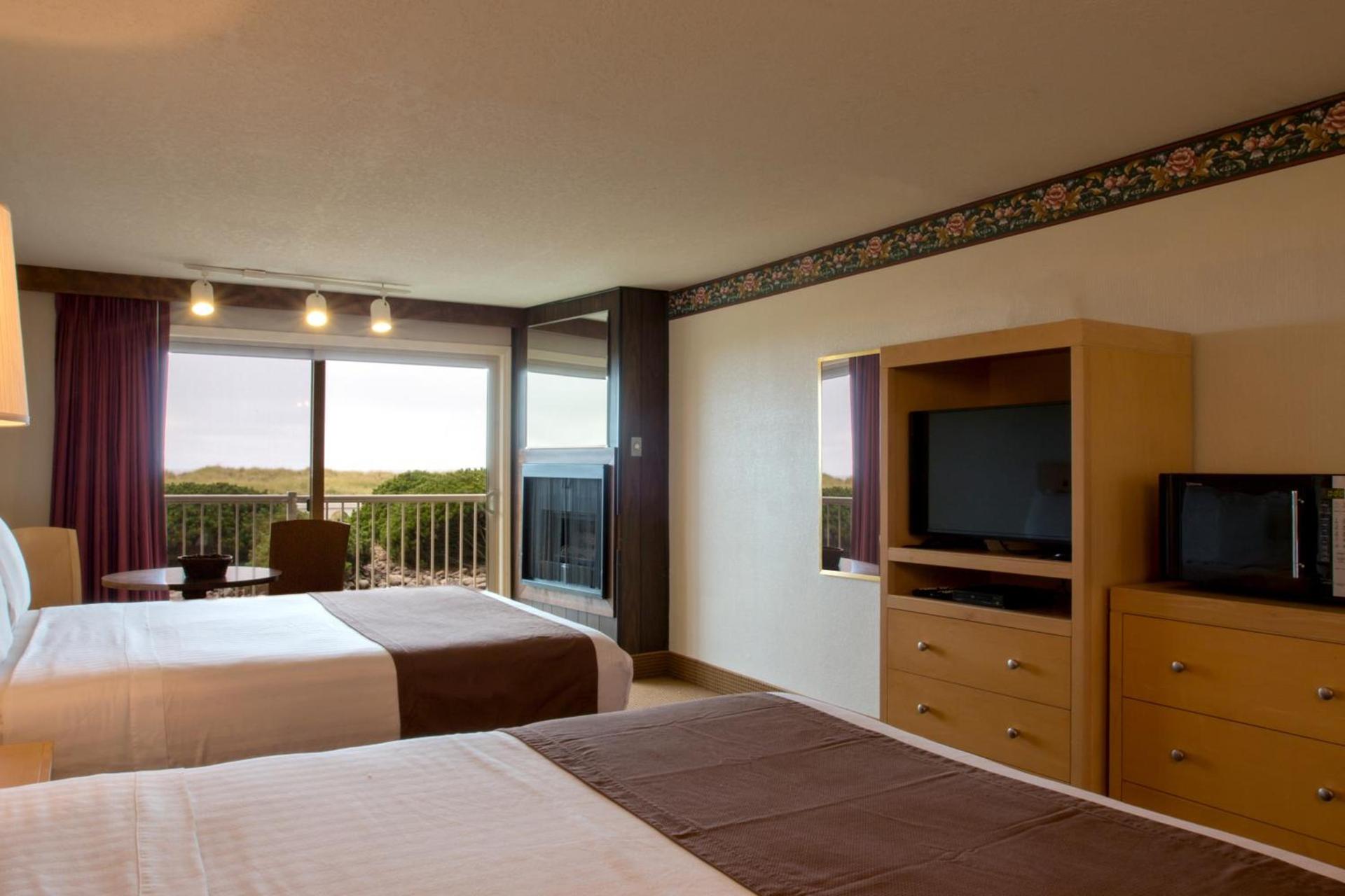 Hi Tide Oceanfront Inn photo 17