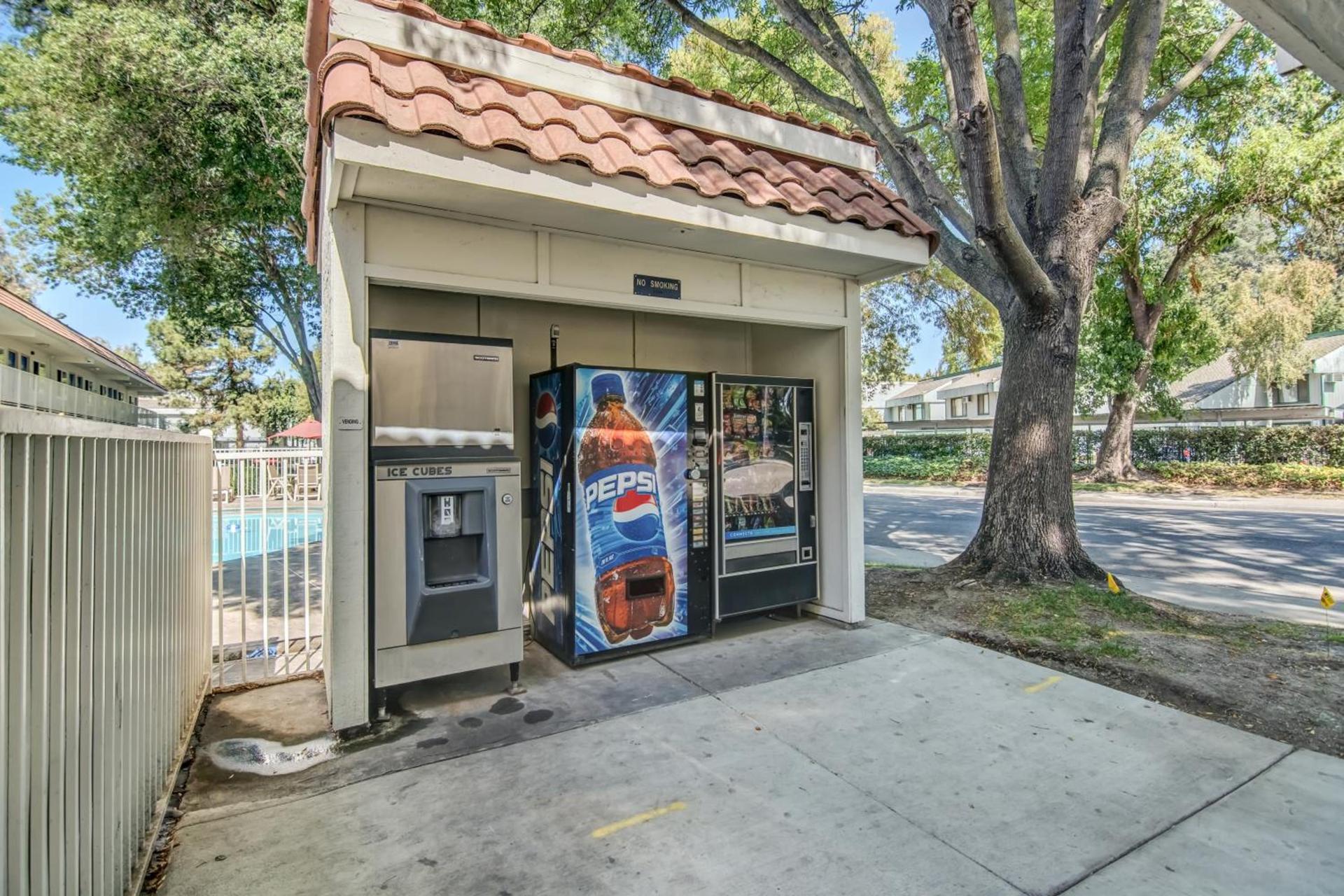 Motel 6-Stockton, CA - North photo 11