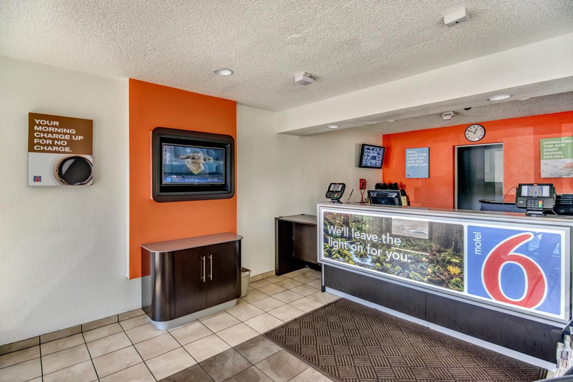 Motel 6-Stockton, CA - North photo 12