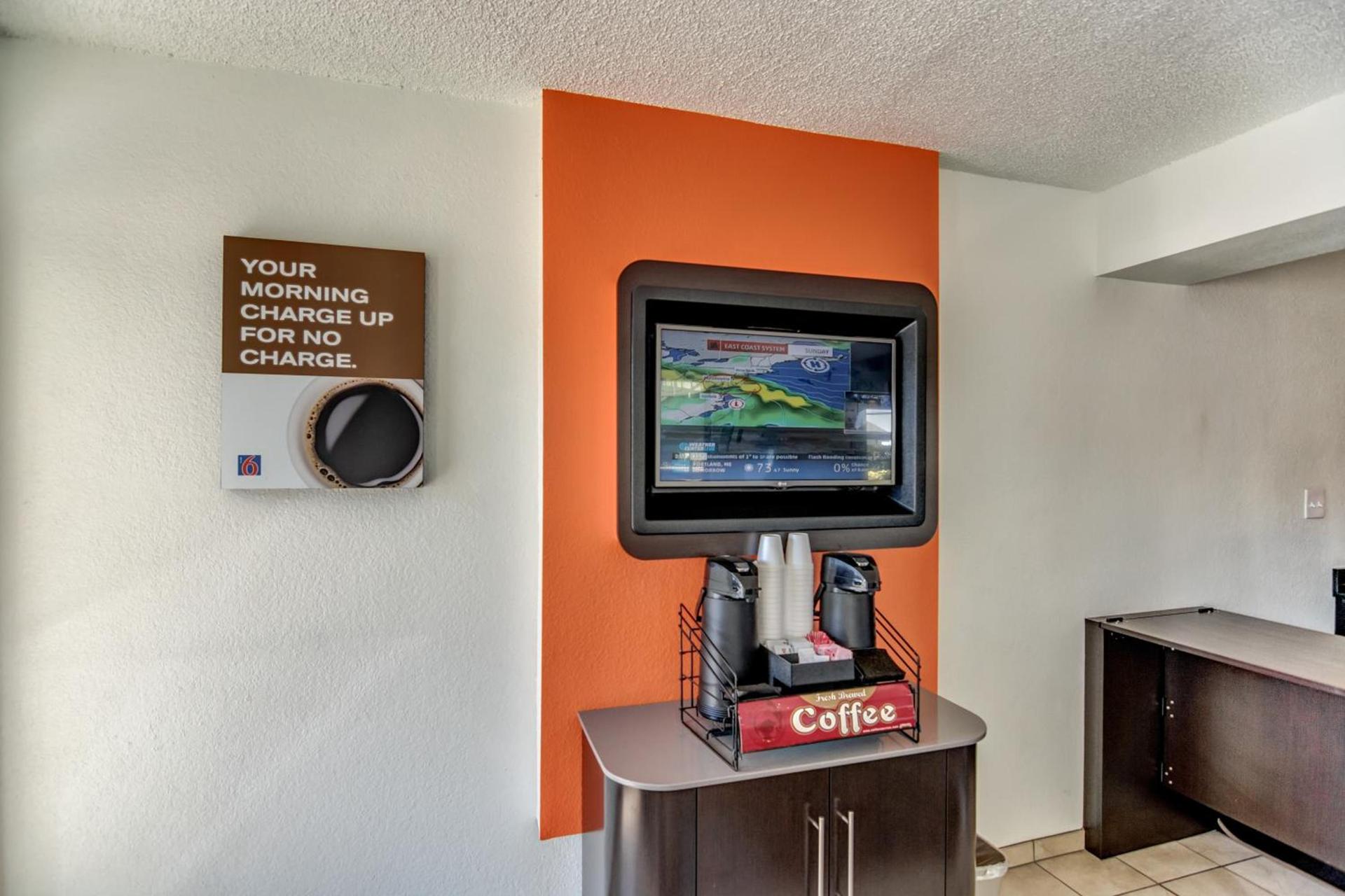 Motel 6-Stockton, CA - North photo 22